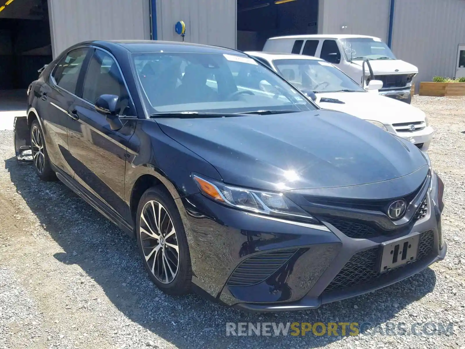 1 Photograph of a damaged car 4T1B11HK6KU744680 TOYOTA CAMRY 2019