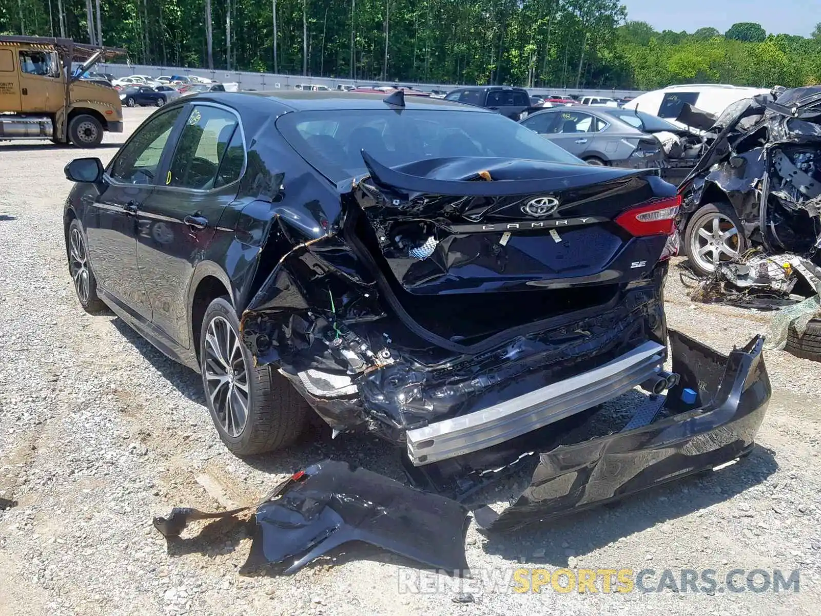 3 Photograph of a damaged car 4T1B11HK6KU744680 TOYOTA CAMRY 2019