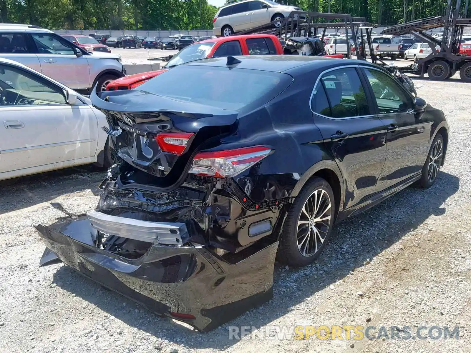 4 Photograph of a damaged car 4T1B11HK6KU744680 TOYOTA CAMRY 2019