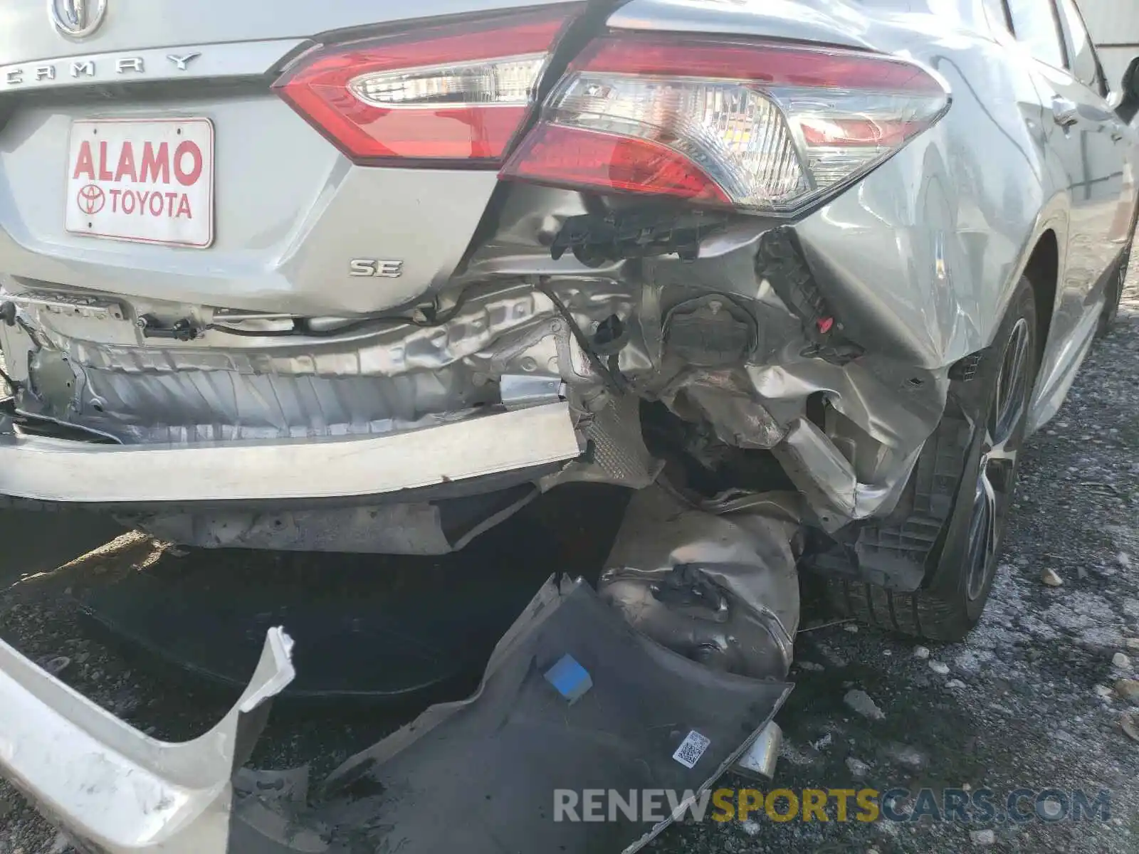 9 Photograph of a damaged car 4T1B11HK6KU746851 TOYOTA CAMRY 2019