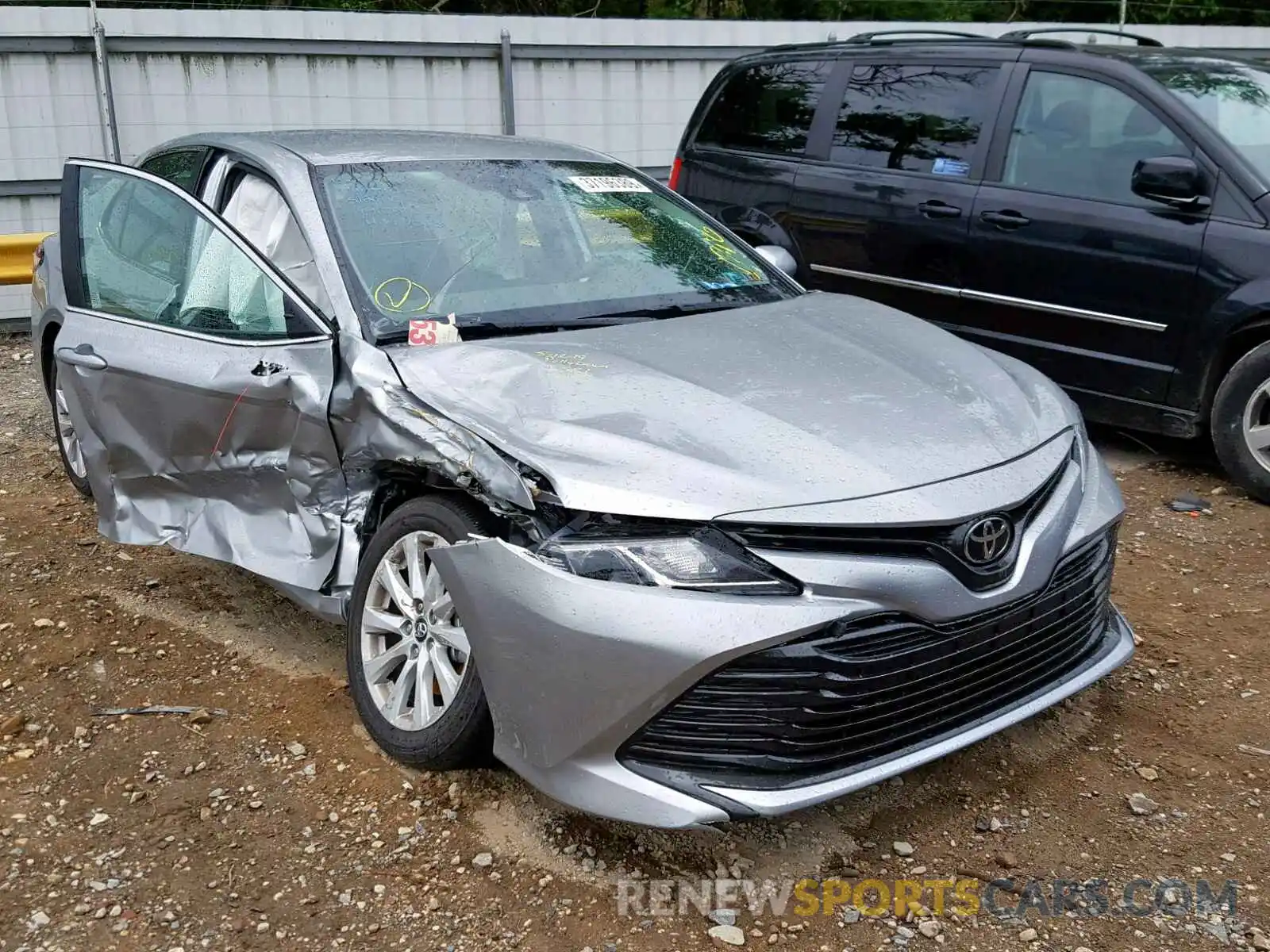 1 Photograph of a damaged car 4T1B11HK6KU749894 TOYOTA CAMRY 2019