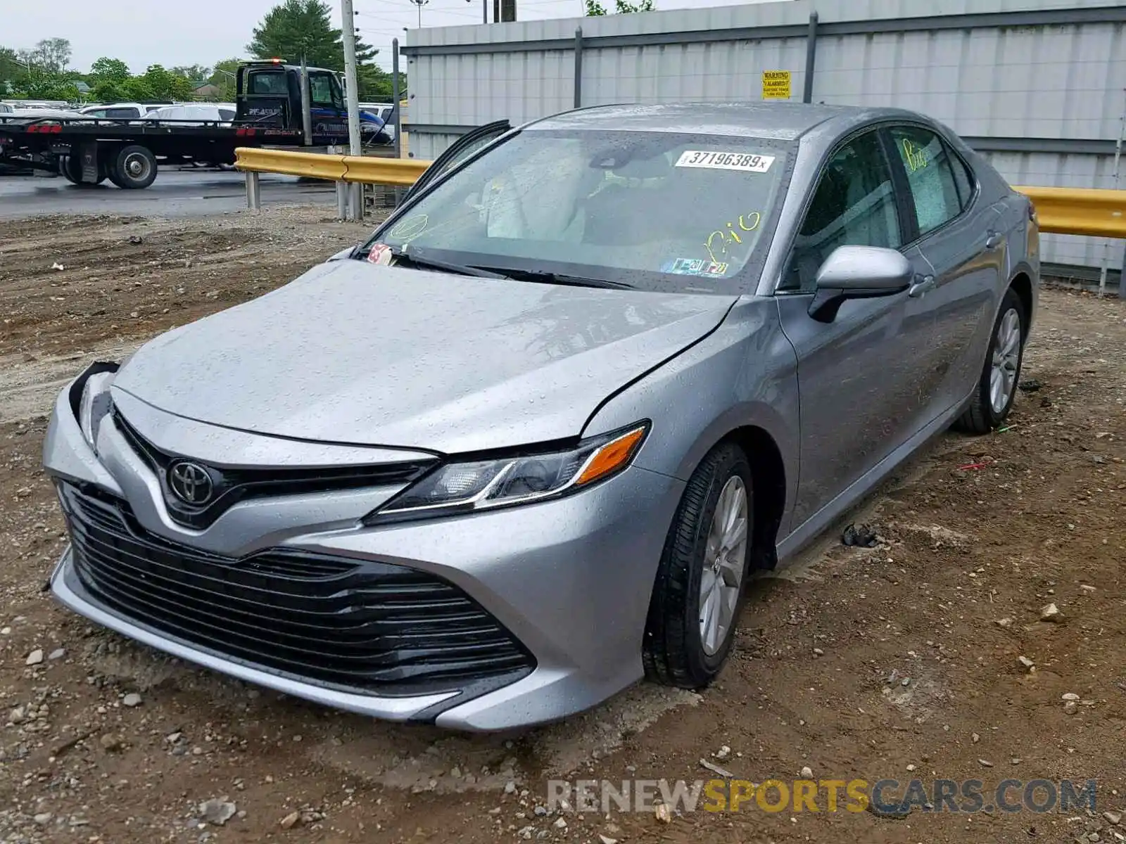 2 Photograph of a damaged car 4T1B11HK6KU749894 TOYOTA CAMRY 2019