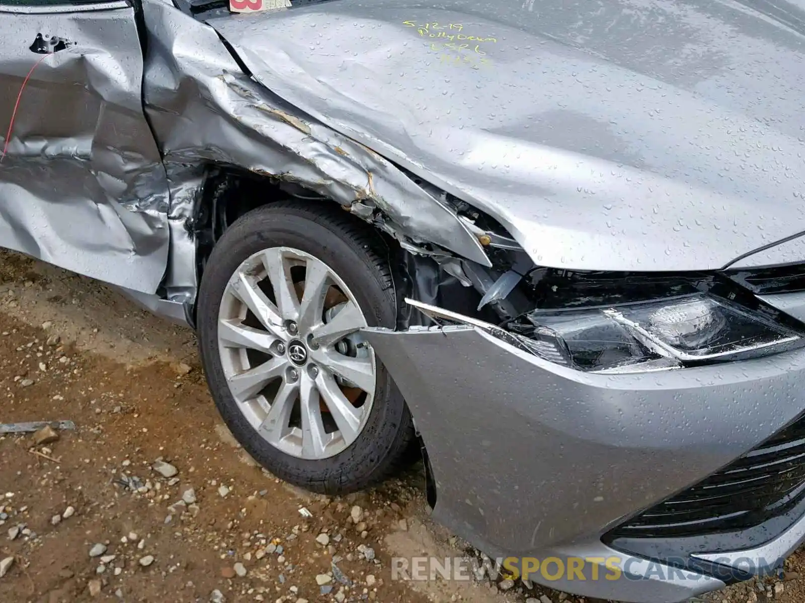 9 Photograph of a damaged car 4T1B11HK6KU749894 TOYOTA CAMRY 2019