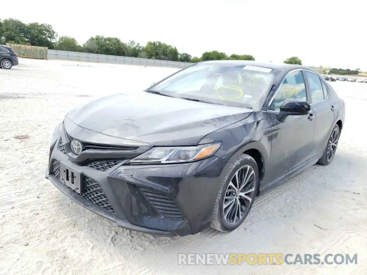 2 Photograph of a damaged car 4T1B11HK6KU752228 TOYOTA CAMRY 2019