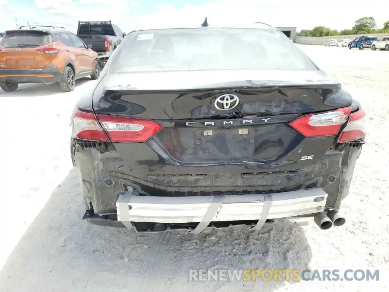 9 Photograph of a damaged car 4T1B11HK6KU752228 TOYOTA CAMRY 2019