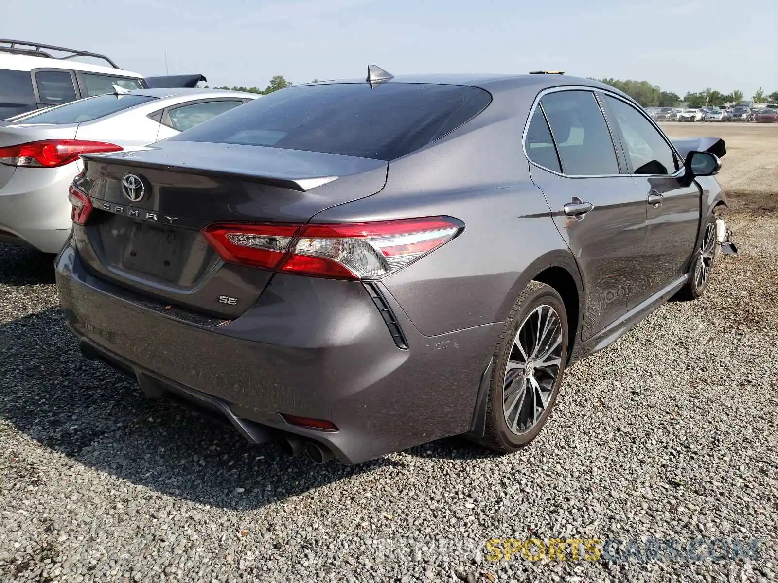 4 Фотография поврежденного автомобиля 4T1B11HK6KU753900 TOYOTA CAMRY 2019