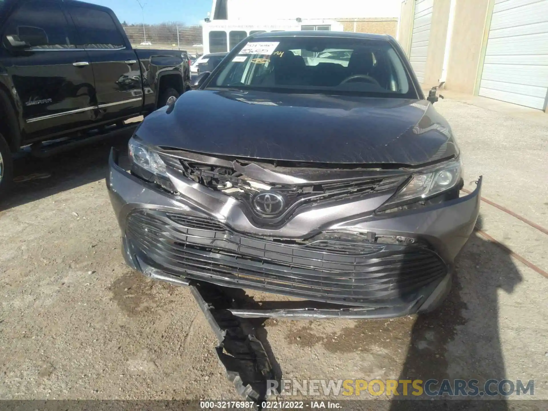 6 Photograph of a damaged car 4T1B11HK6KU755016 TOYOTA CAMRY 2019