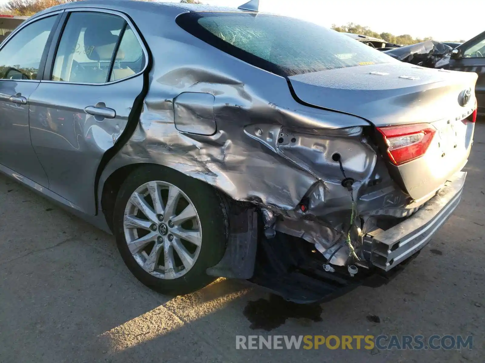 9 Photograph of a damaged car 4T1B11HK6KU755436 TOYOTA CAMRY 2019