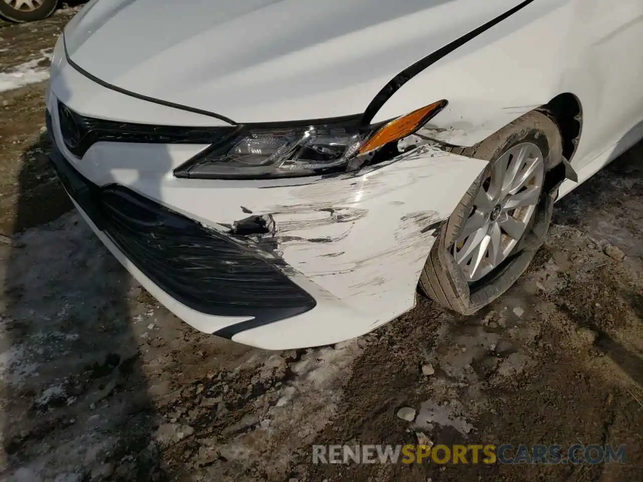 9 Photograph of a damaged car 4T1B11HK6KU756019 TOYOTA CAMRY 2019