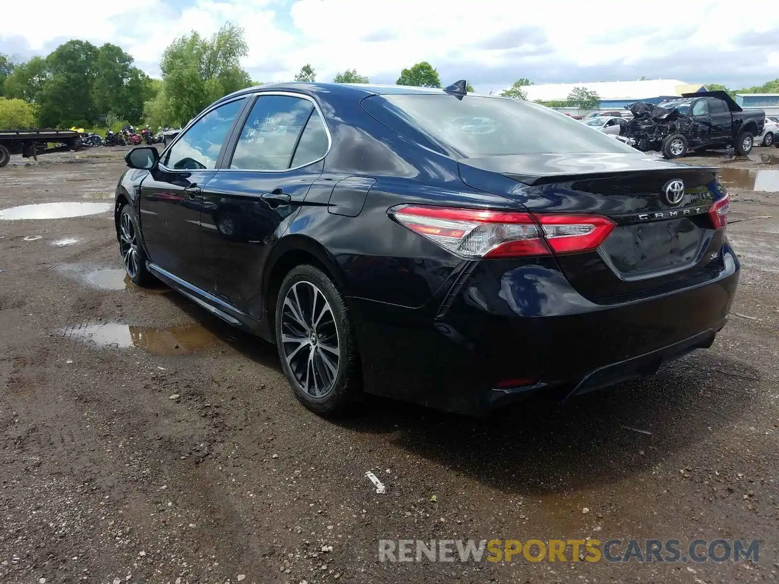 3 Photograph of a damaged car 4T1B11HK6KU758739 TOYOTA CAMRY 2019