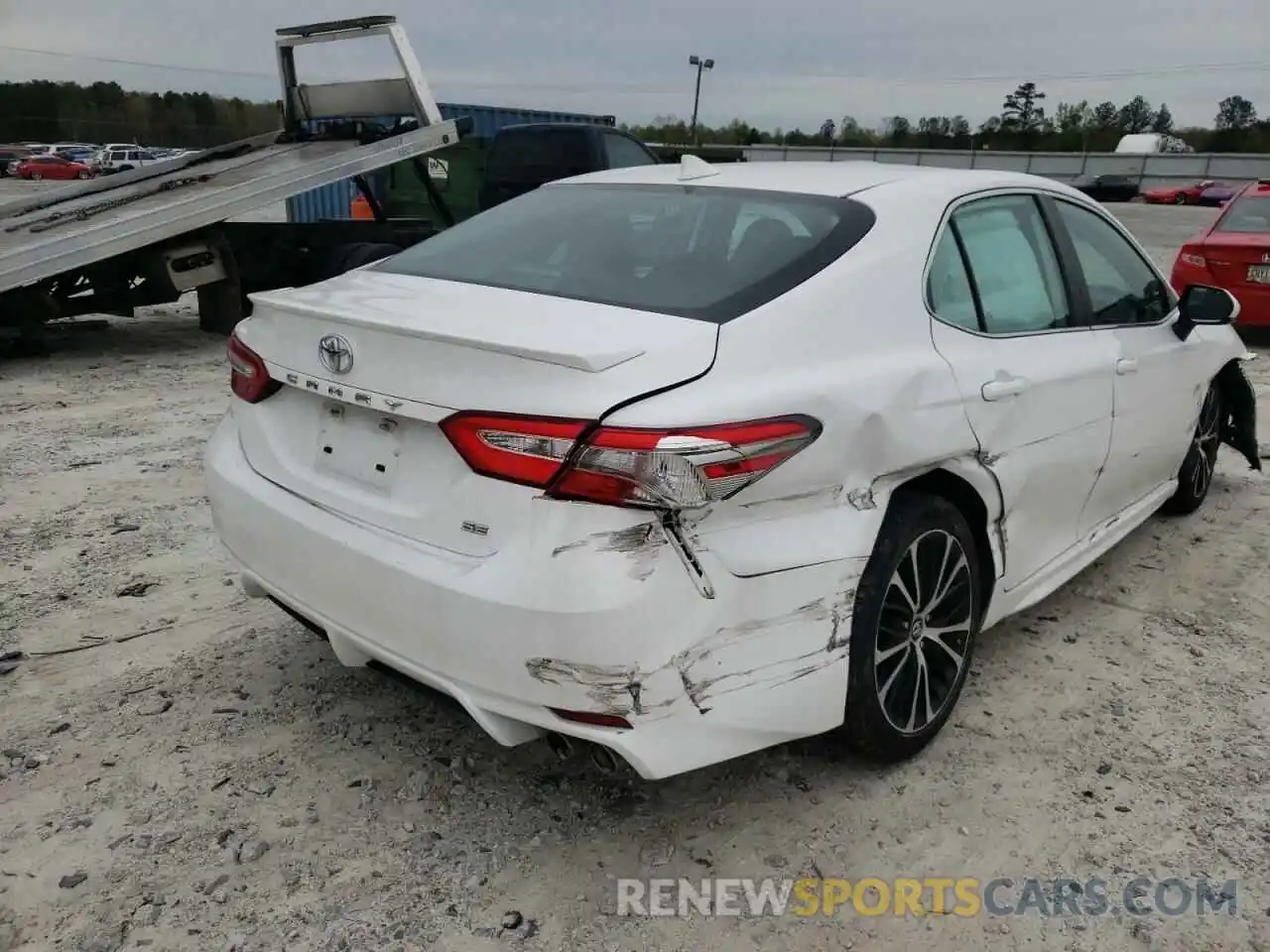 4 Photograph of a damaged car 4T1B11HK6KU759678 TOYOTA CAMRY 2019