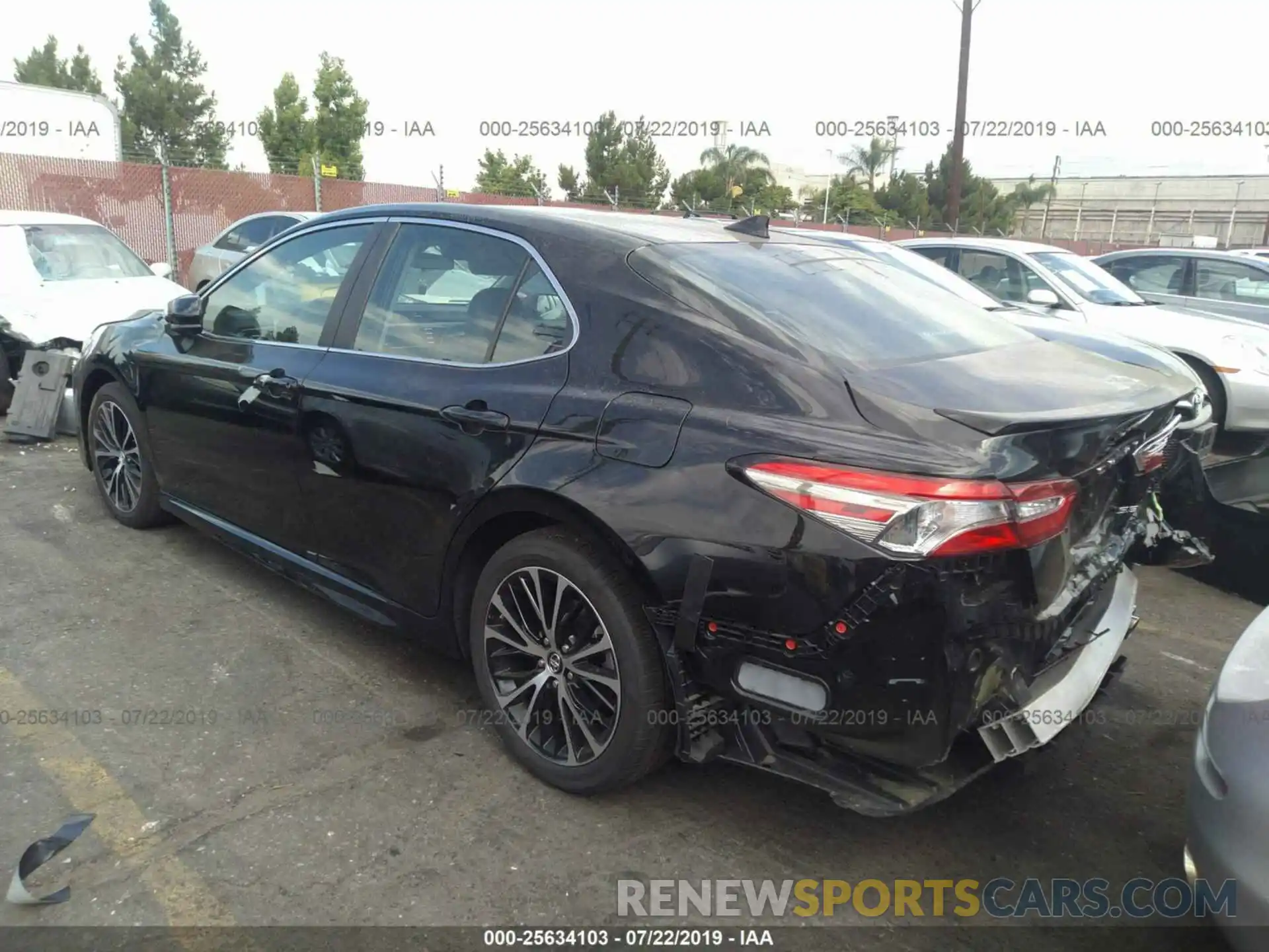 3 Photograph of a damaged car 4T1B11HK6KU761110 TOYOTA CAMRY 2019