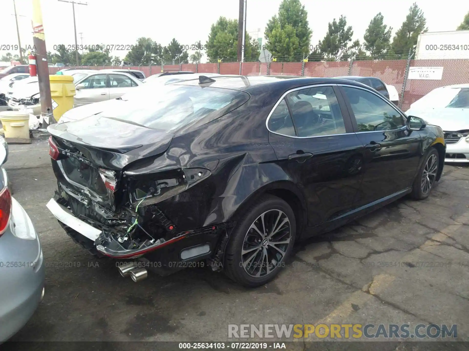 4 Photograph of a damaged car 4T1B11HK6KU761110 TOYOTA CAMRY 2019