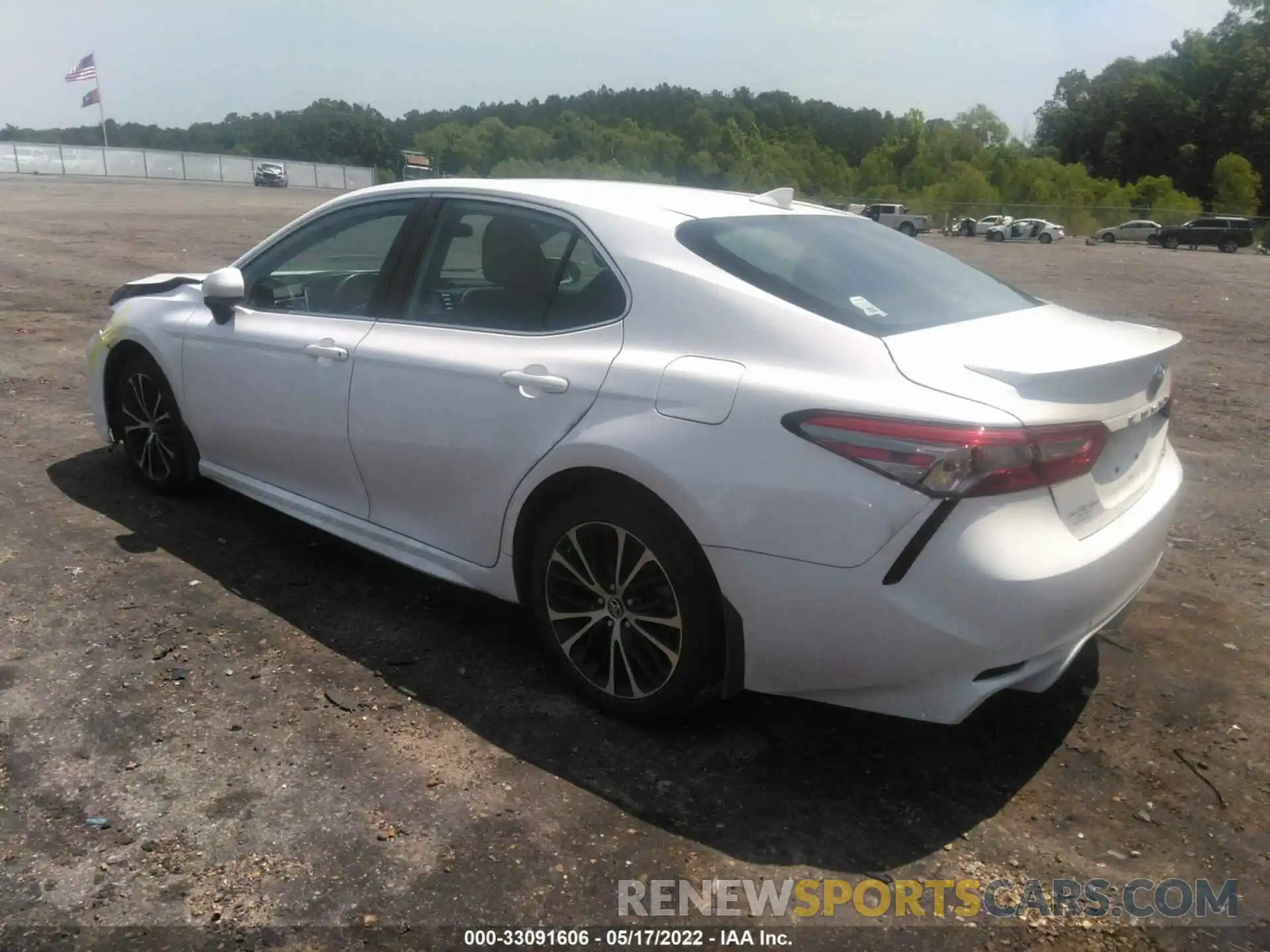 3 Photograph of a damaged car 4T1B11HK6KU761740 TOYOTA CAMRY 2019