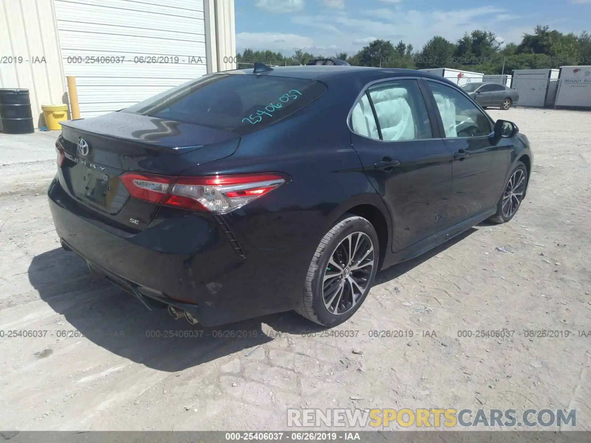 4 Photograph of a damaged car 4T1B11HK6KU761849 TOYOTA CAMRY 2019