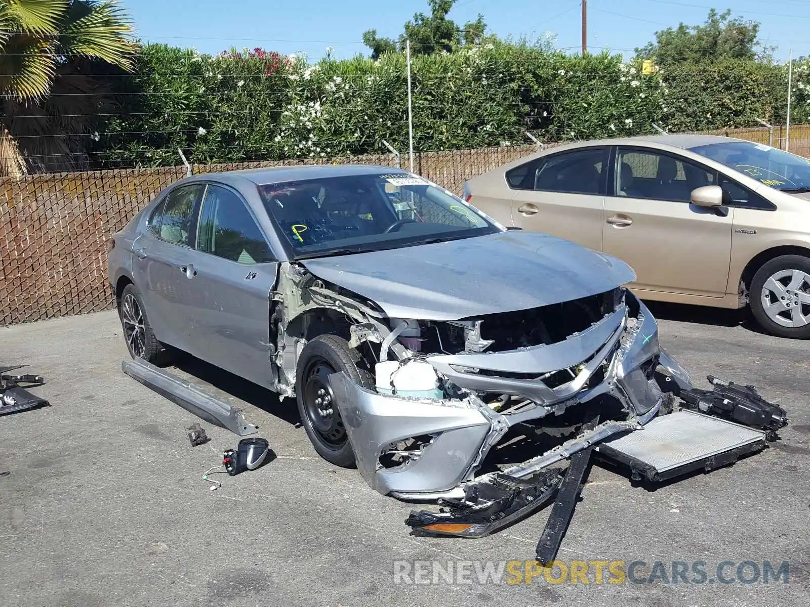 1 Photograph of a damaged car 4T1B11HK6KU762239 TOYOTA CAMRY 2019