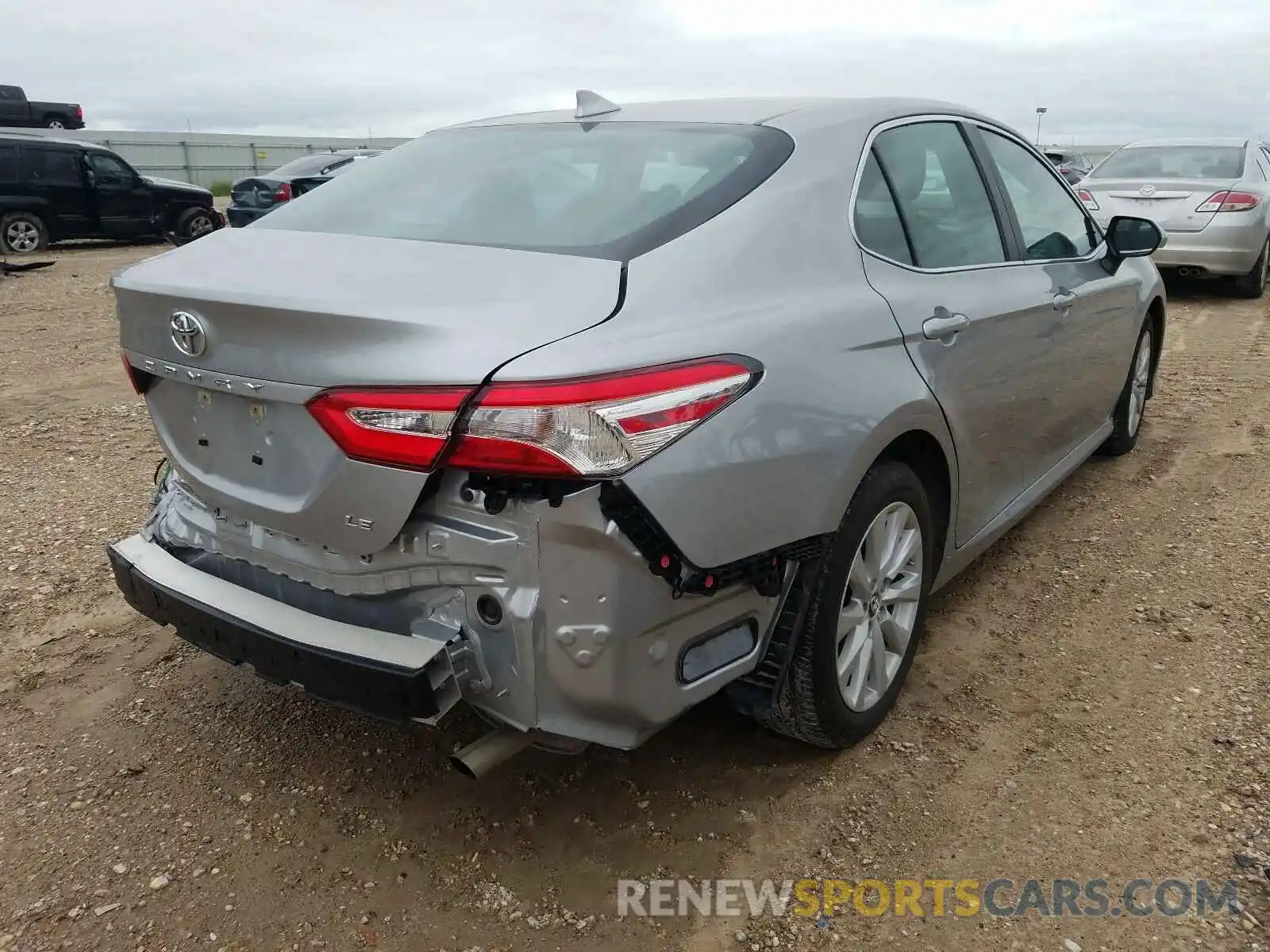 4 Фотография поврежденного автомобиля 4T1B11HK6KU763519 TOYOTA CAMRY 2019