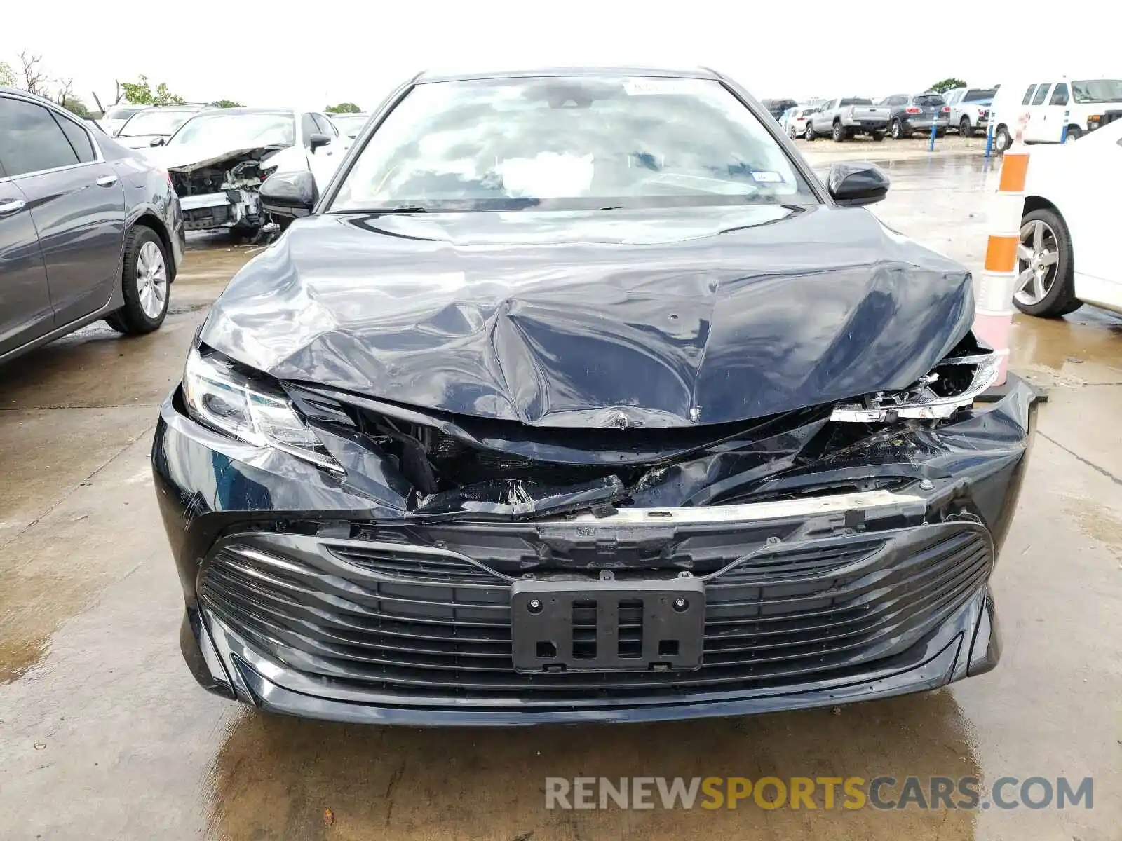 9 Photograph of a damaged car 4T1B11HK6KU766002 TOYOTA CAMRY 2019