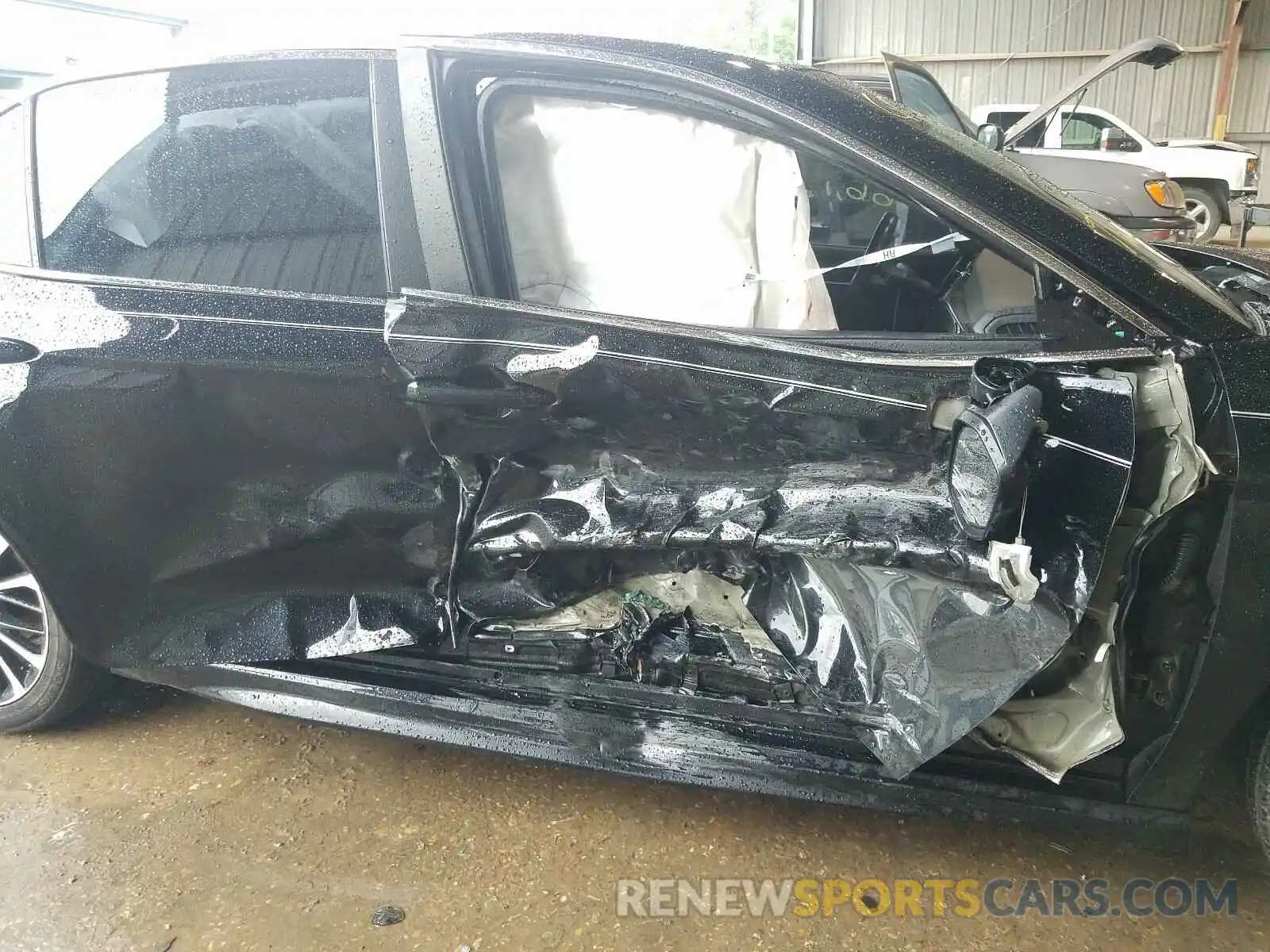 9 Photograph of a damaged car 4T1B11HK6KU767330 TOYOTA CAMRY 2019