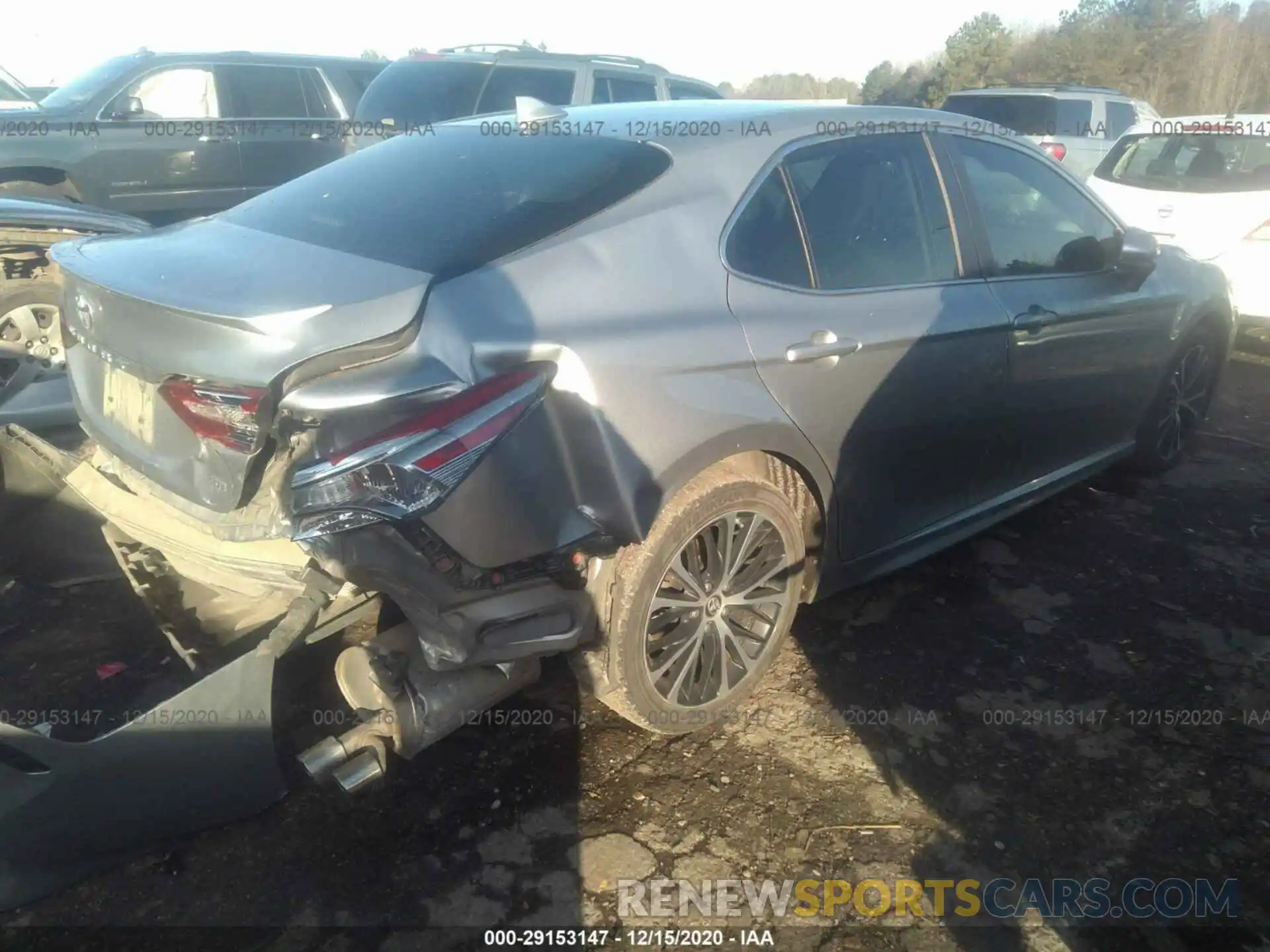 4 Фотография поврежденного автомобиля 4T1B11HK6KU767473 TOYOTA CAMRY 2019