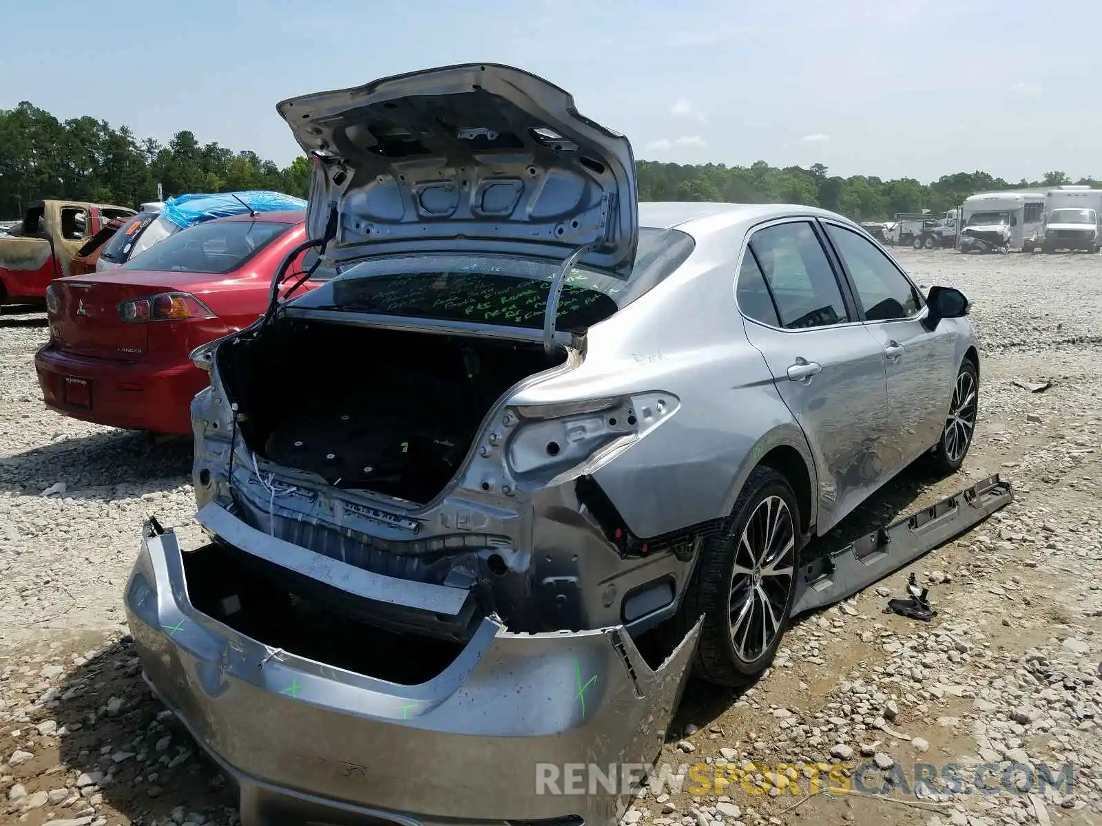 4 Photograph of a damaged car 4T1B11HK6KU767652 TOYOTA CAMRY 2019