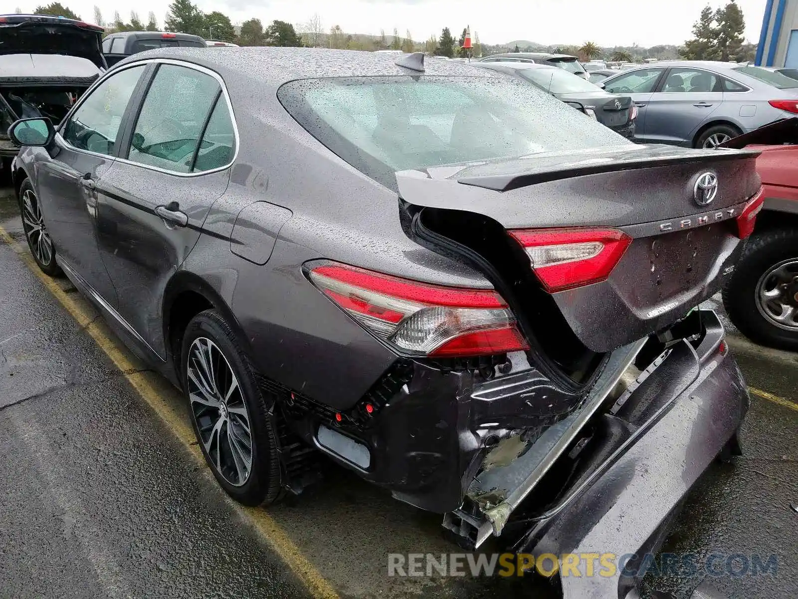 3 Photograph of a damaged car 4T1B11HK6KU768204 TOYOTA CAMRY 2019