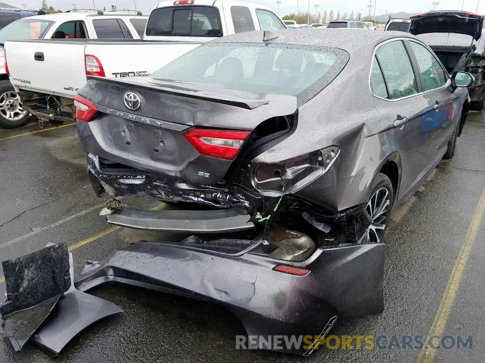 4 Photograph of a damaged car 4T1B11HK6KU768204 TOYOTA CAMRY 2019