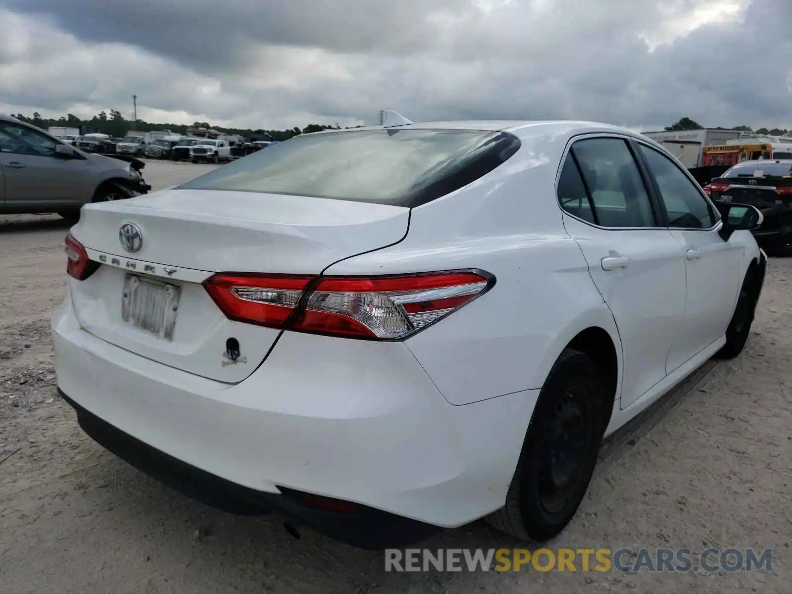 4 Photograph of a damaged car 4T1B11HK6KU769479 TOYOTA CAMRY 2019