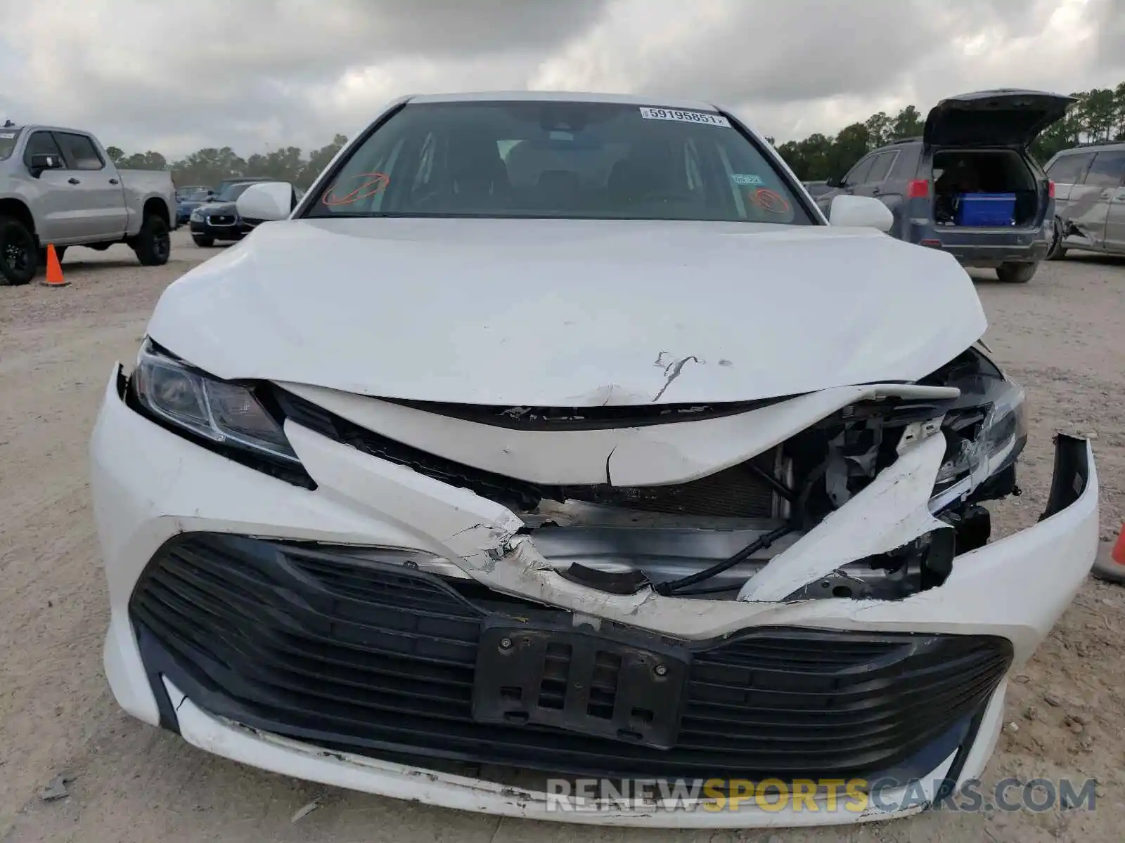 9 Photograph of a damaged car 4T1B11HK6KU769479 TOYOTA CAMRY 2019