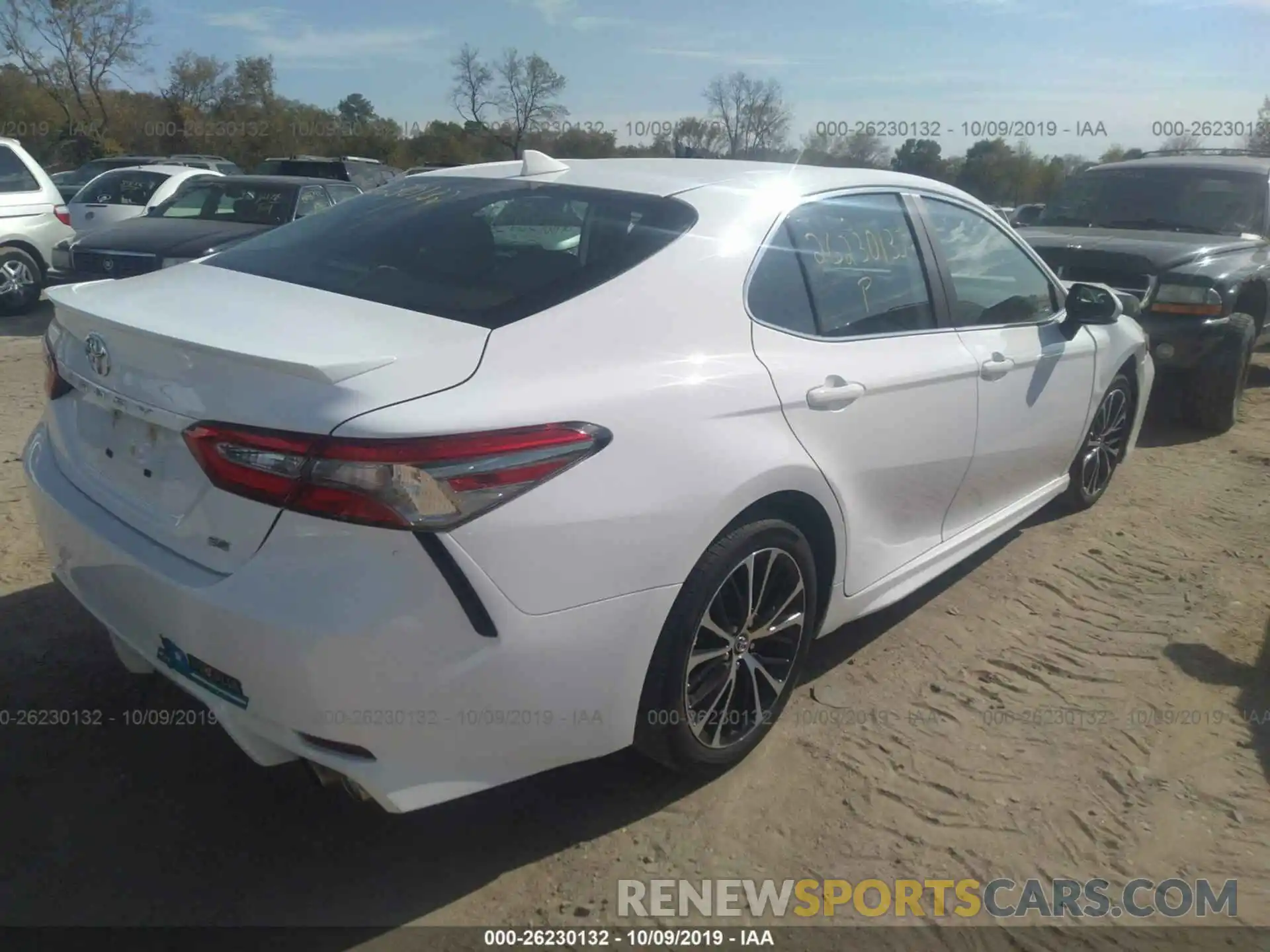 4 Photograph of a damaged car 4T1B11HK6KU769854 TOYOTA CAMRY 2019