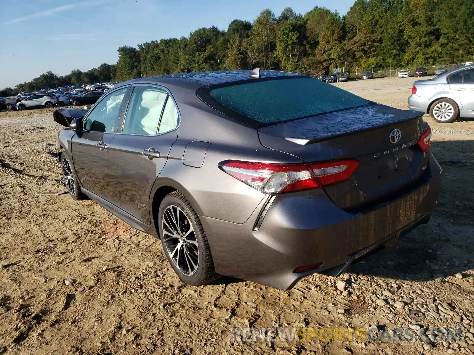 3 Photograph of a damaged car 4T1B11HK6KU776805 TOYOTA CAMRY 2019