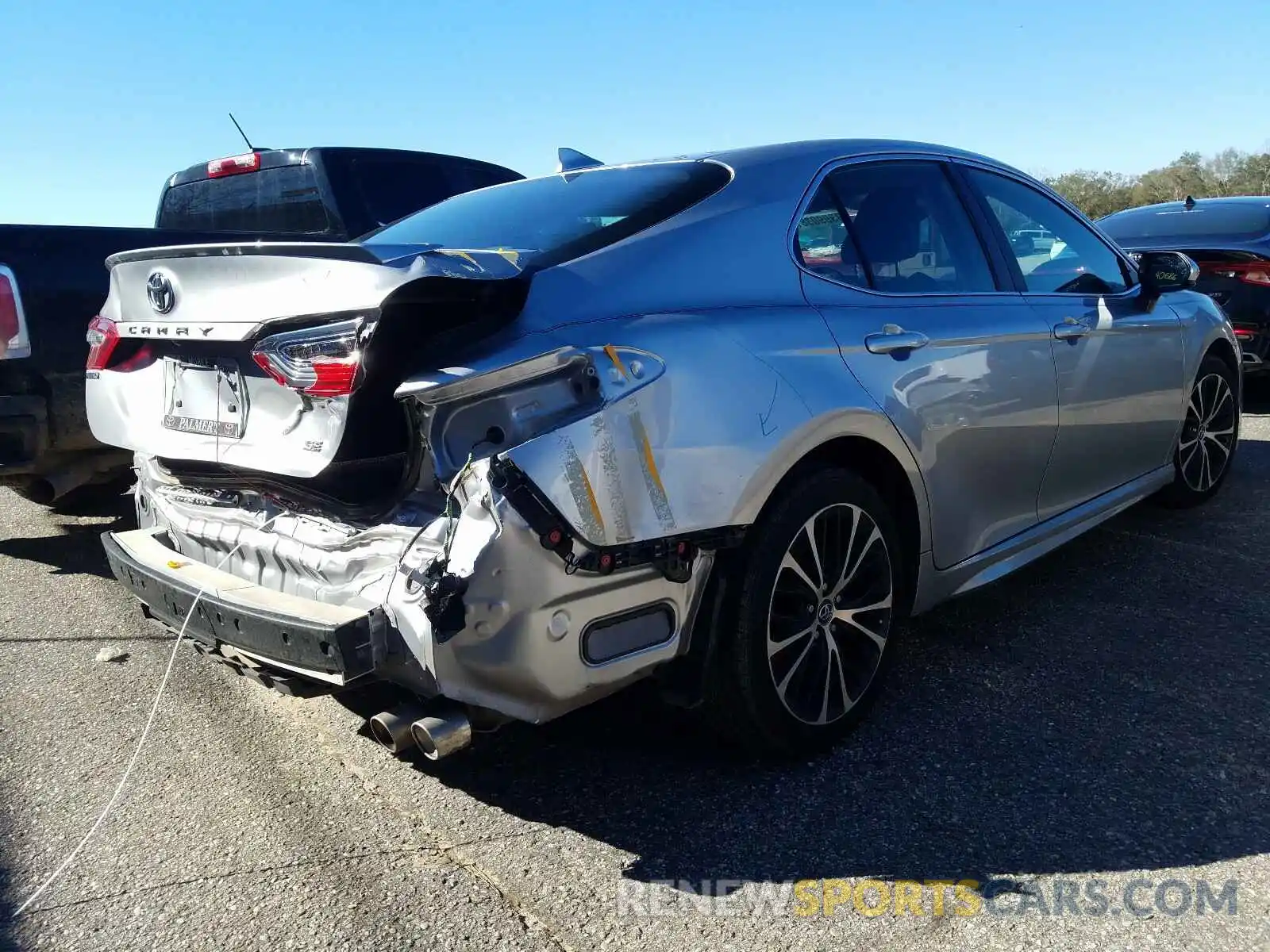 4 Photograph of a damaged car 4T1B11HK6KU778439 TOYOTA CAMRY 2019