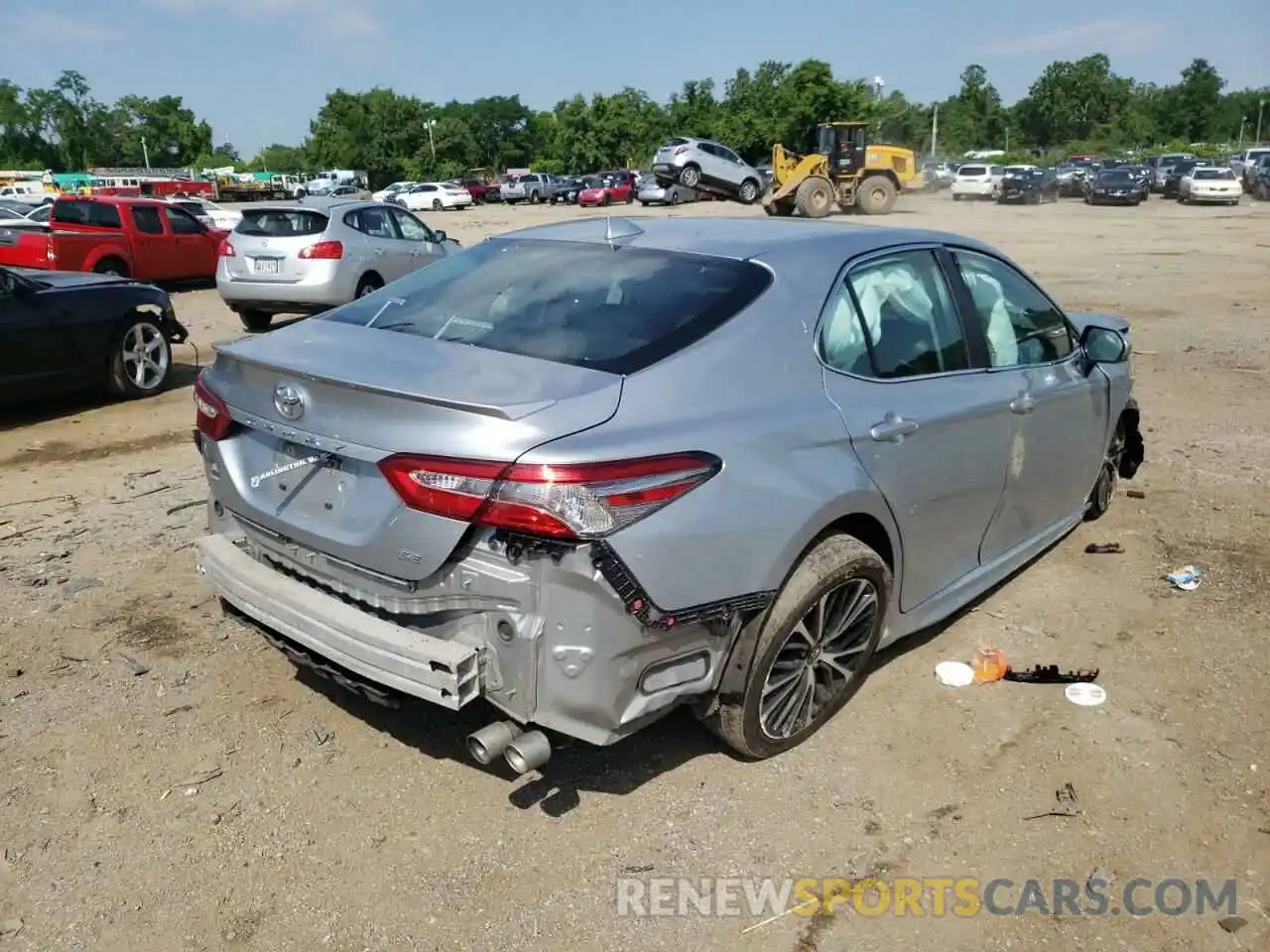 4 Photograph of a damaged car 4T1B11HK6KU780014 TOYOTA CAMRY 2019