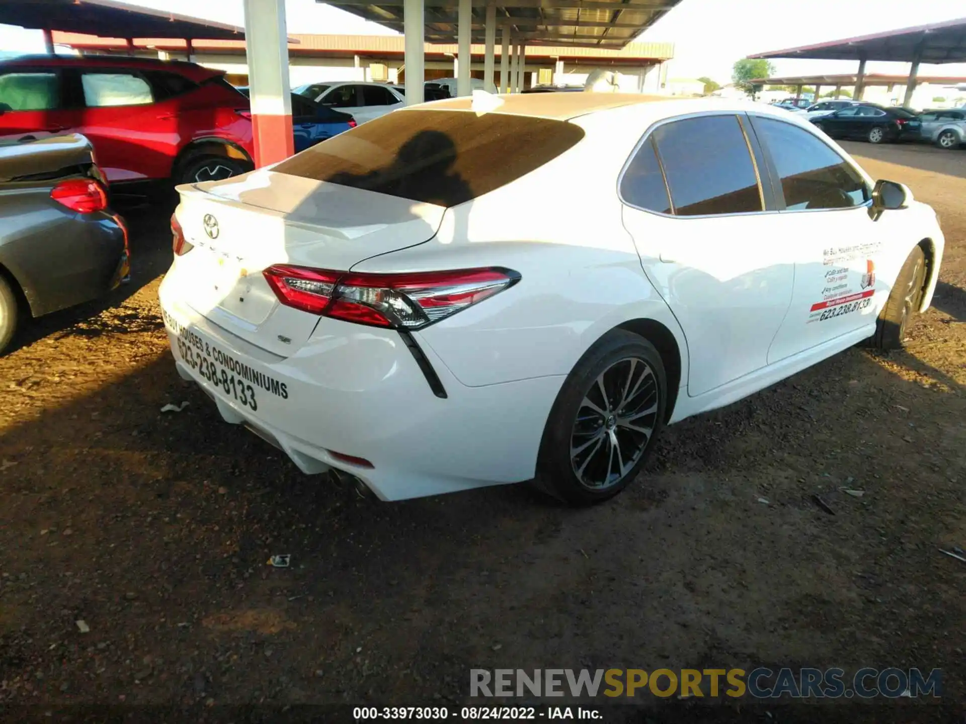 4 Photograph of a damaged car 4T1B11HK6KU780174 TOYOTA CAMRY 2019