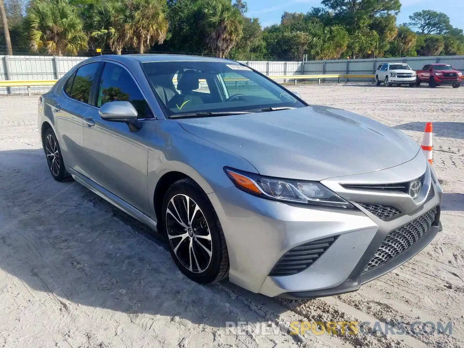 1 Photograph of a damaged car 4T1B11HK6KU781602 TOYOTA CAMRY 2019