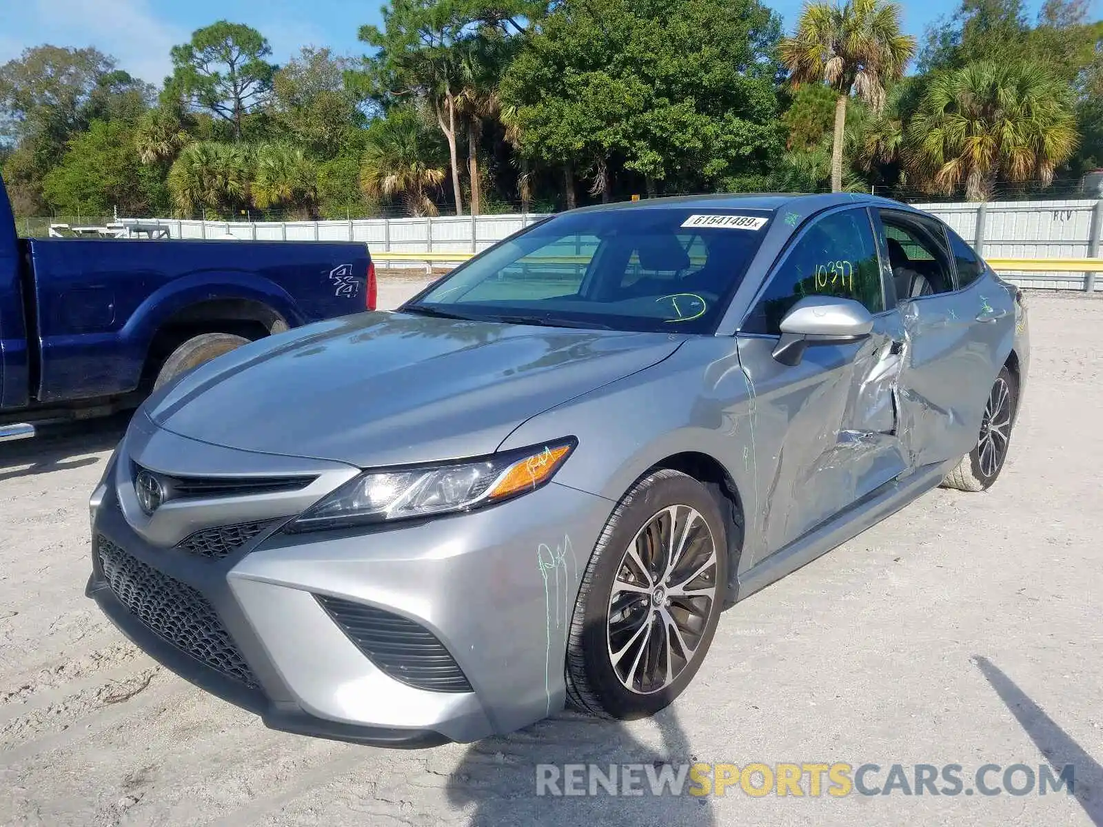 2 Photograph of a damaged car 4T1B11HK6KU781602 TOYOTA CAMRY 2019