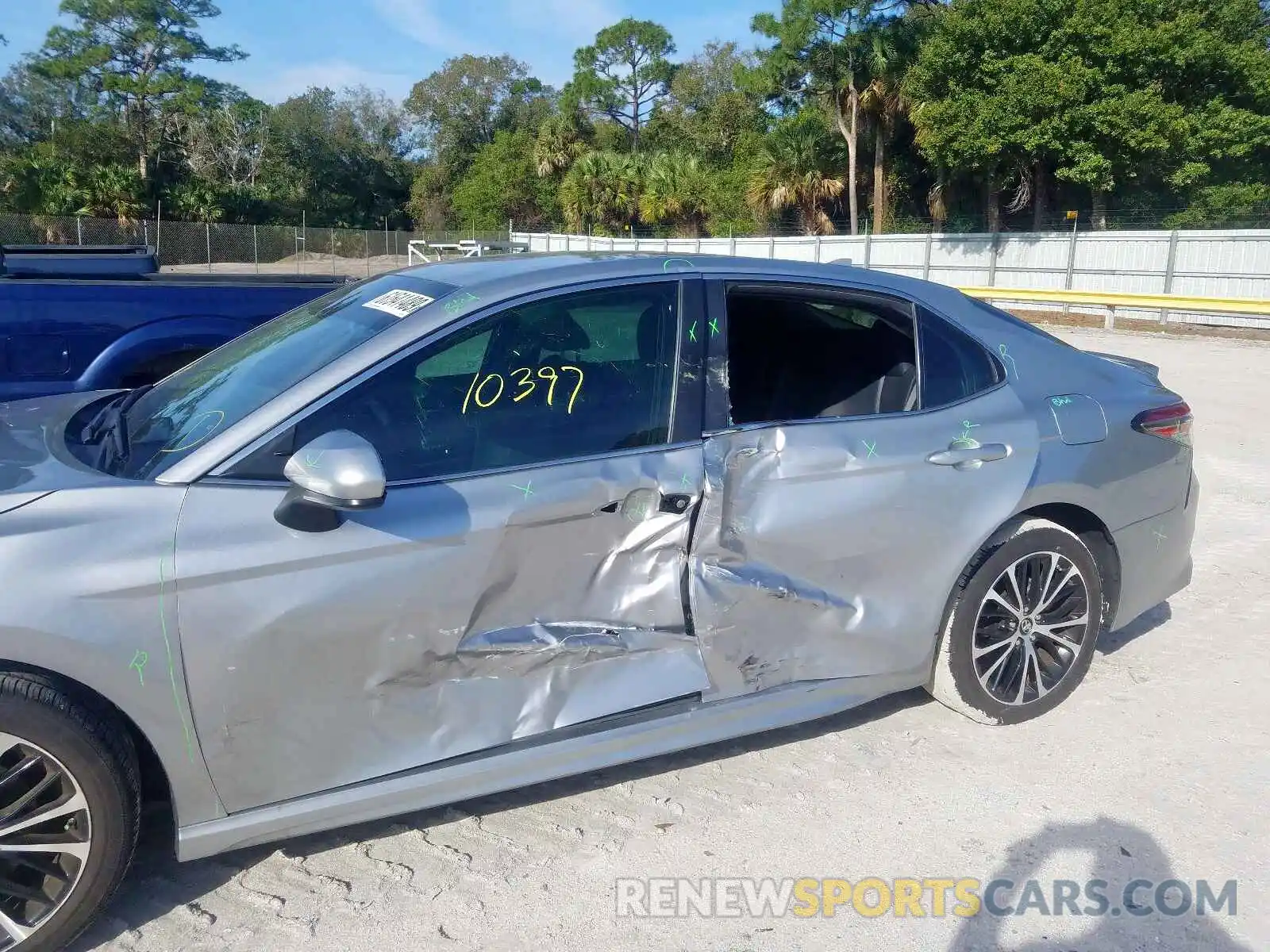 9 Photograph of a damaged car 4T1B11HK6KU781602 TOYOTA CAMRY 2019