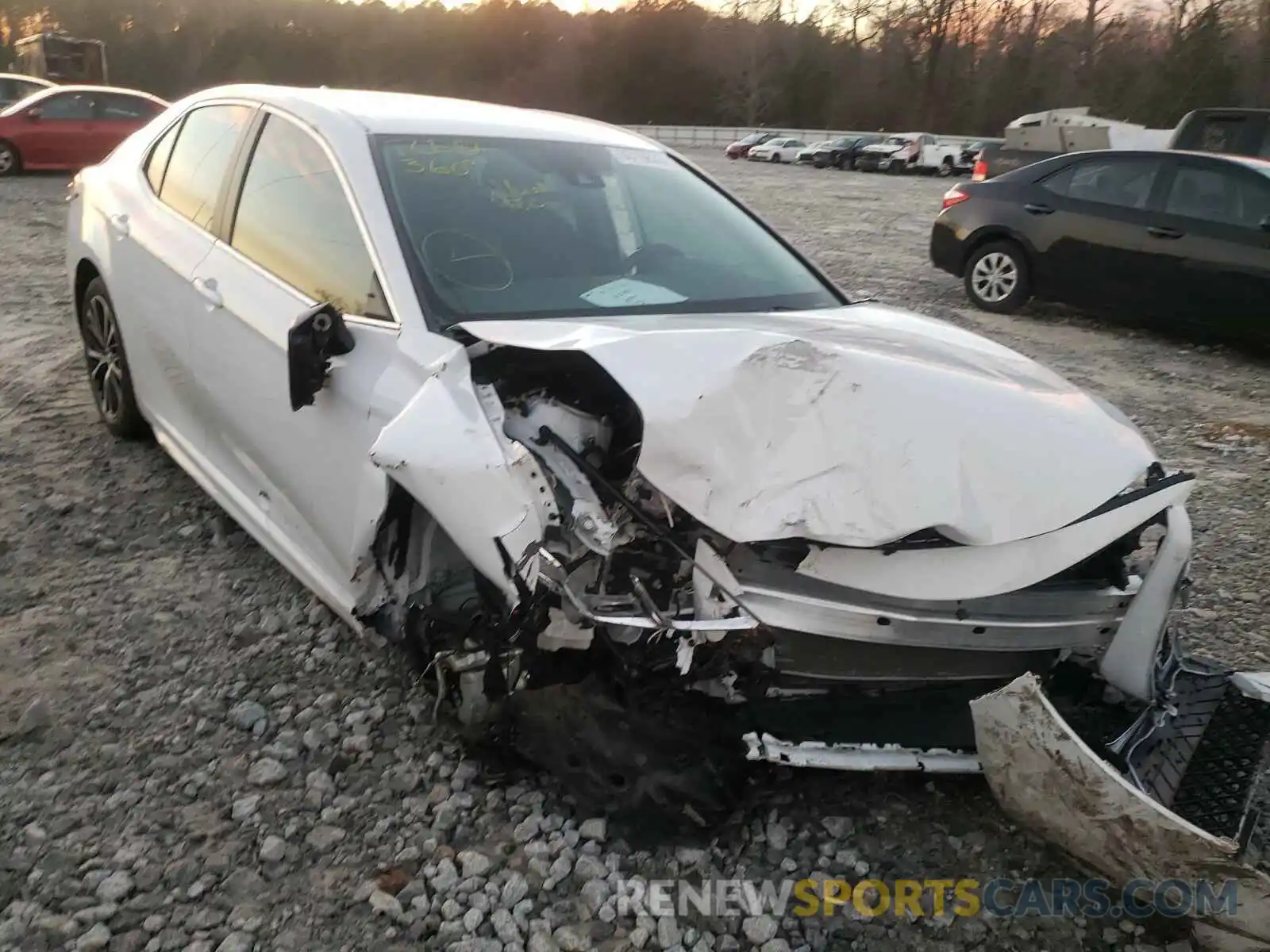 1 Photograph of a damaged car 4T1B11HK6KU782331 TOYOTA CAMRY 2019