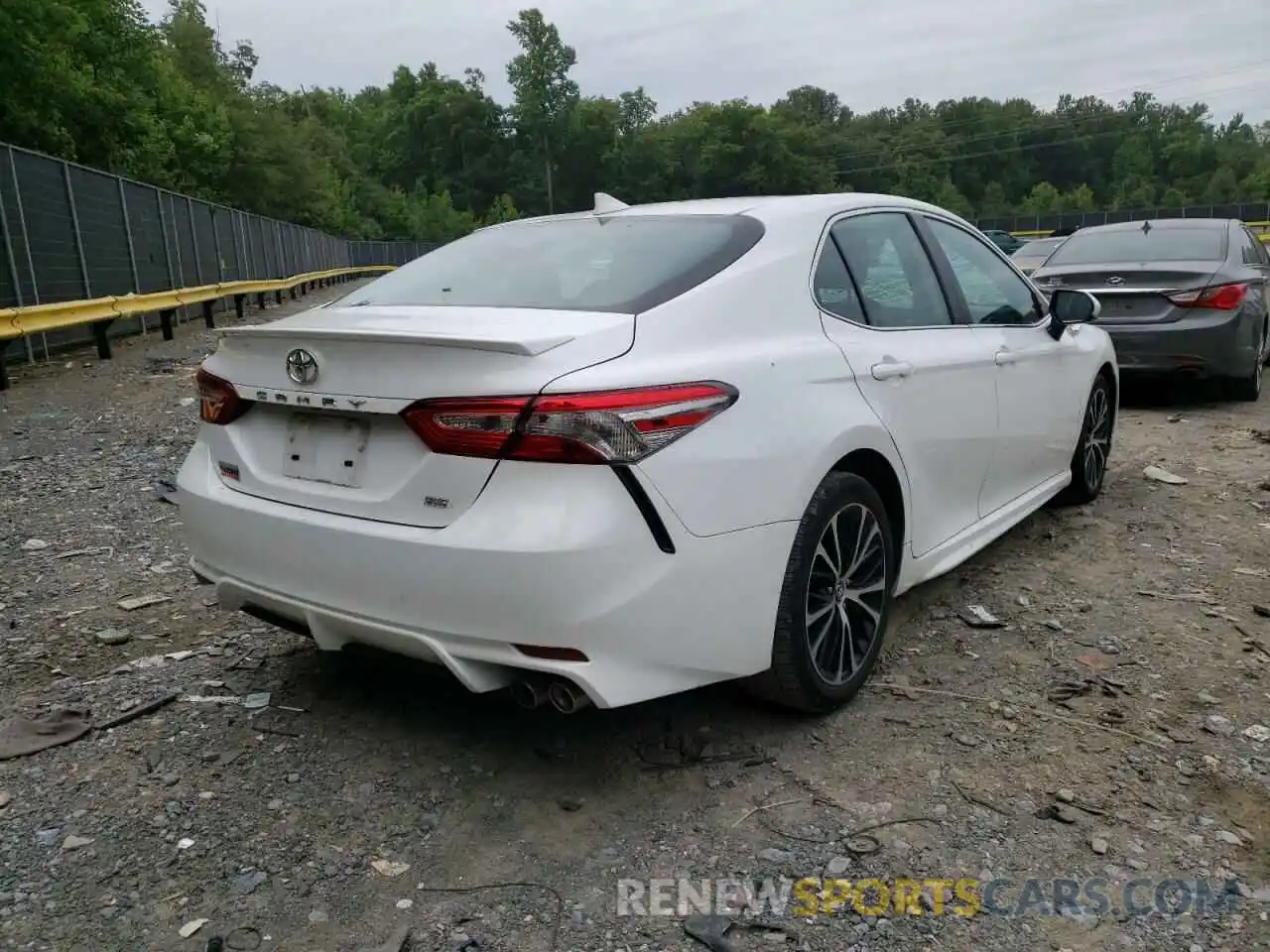 4 Фотография поврежденного автомобиля 4T1B11HK6KU782393 TOYOTA CAMRY 2019