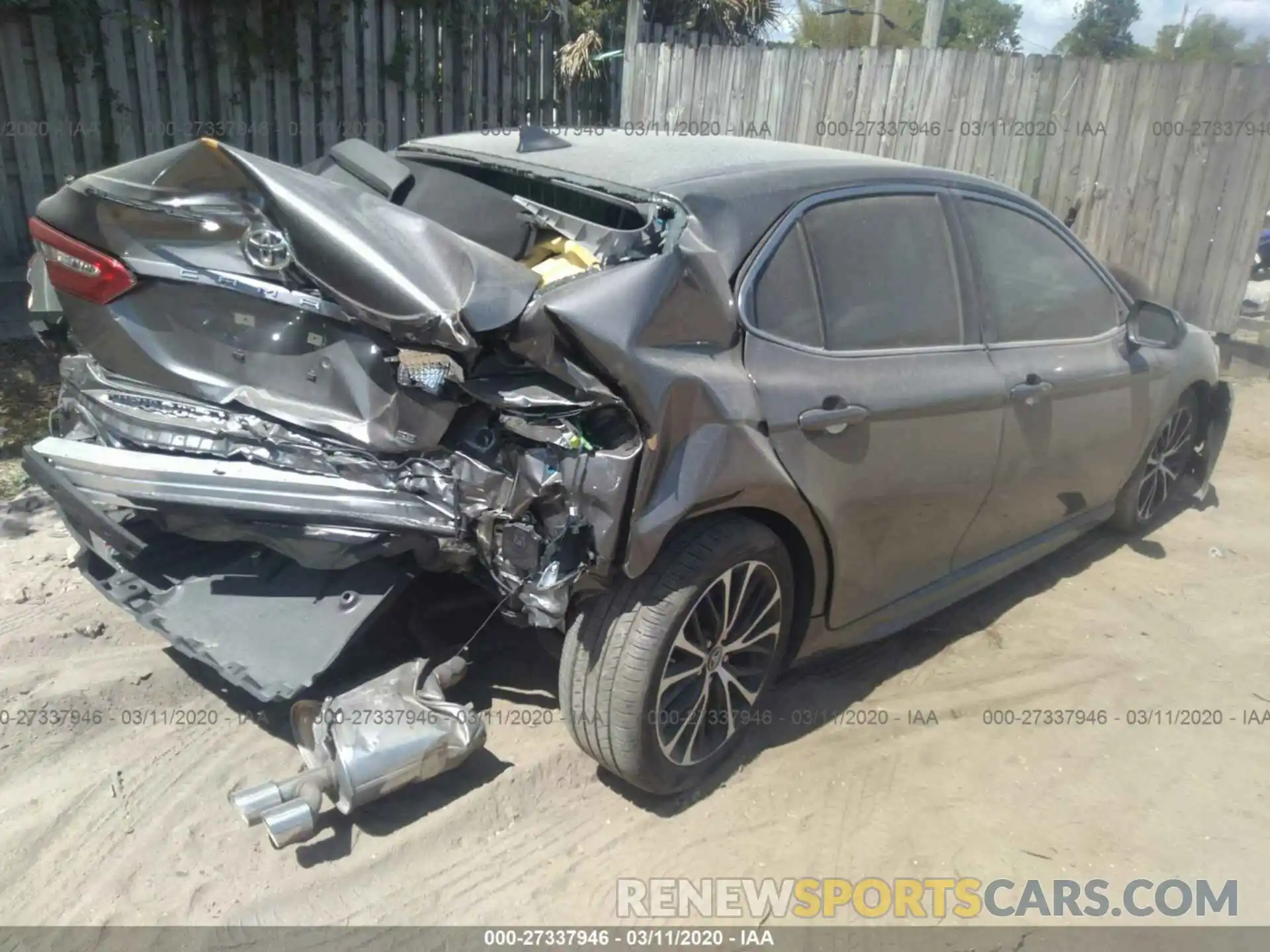 4 Photograph of a damaged car 4T1B11HK6KU787870 TOYOTA CAMRY 2019