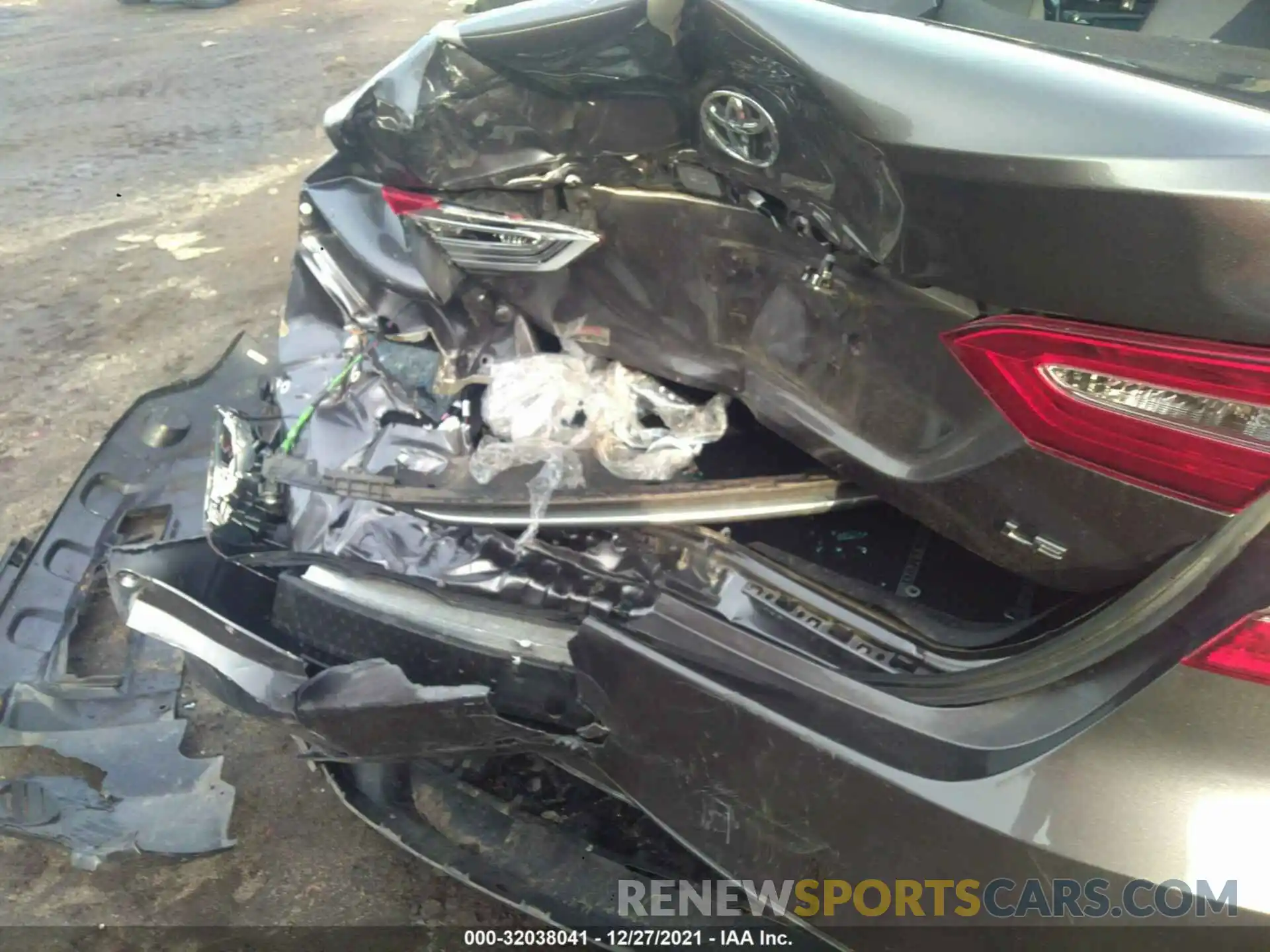 6 Photograph of a damaged car 4T1B11HK6KU788923 TOYOTA CAMRY 2019