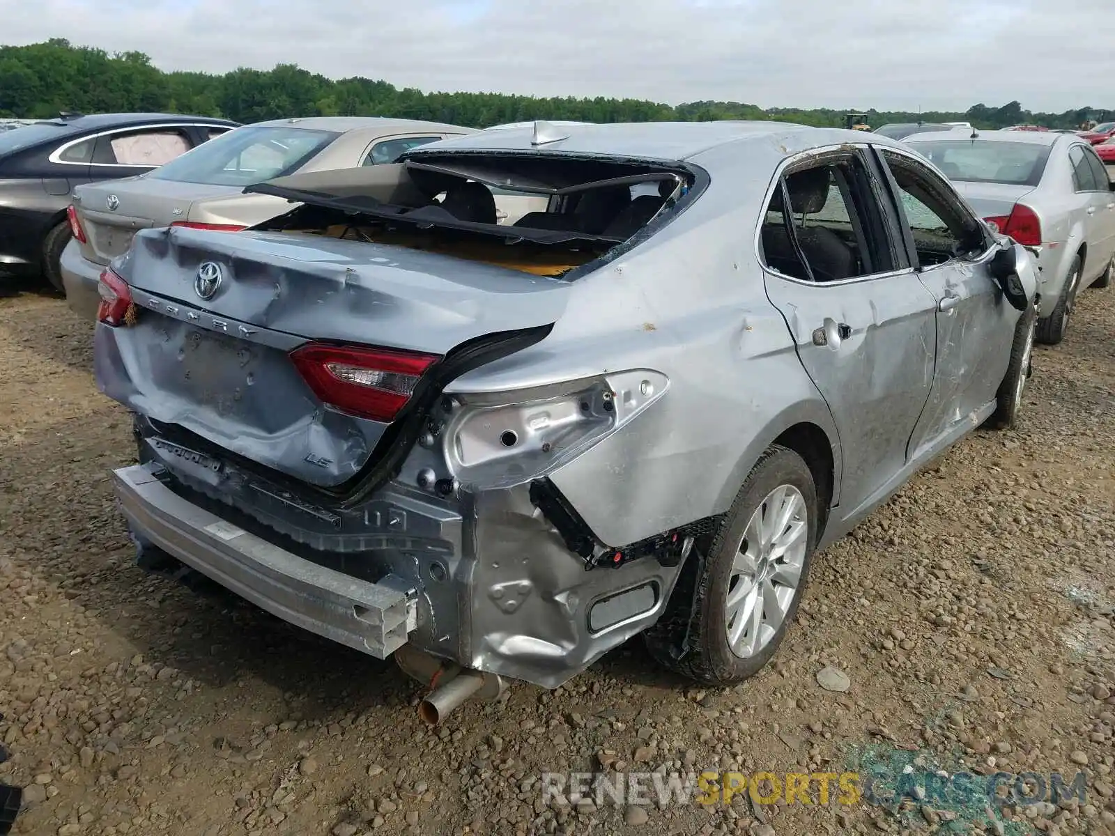 4 Photograph of a damaged car 4T1B11HK6KU789246 TOYOTA CAMRY 2019