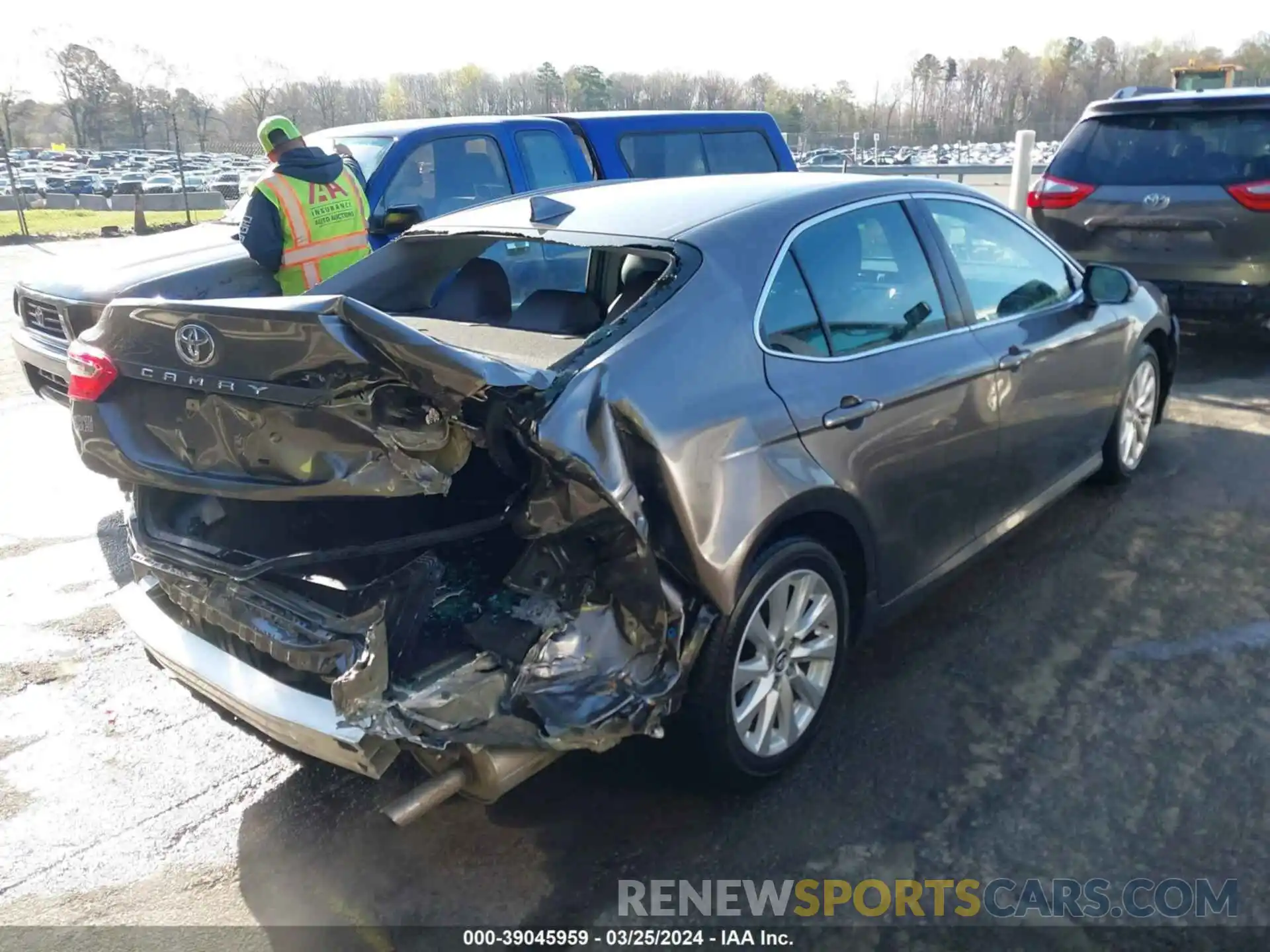 4 Photograph of a damaged car 4T1B11HK6KU791126 TOYOTA CAMRY 2019