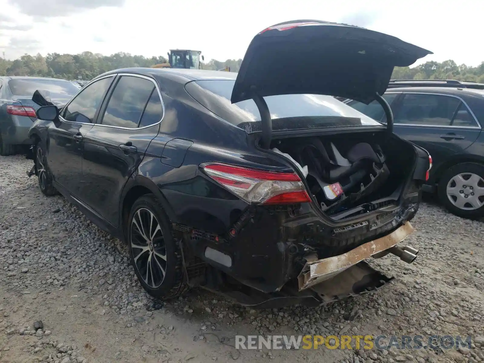 3 Photograph of a damaged car 4T1B11HK6KU791546 TOYOTA CAMRY 2019