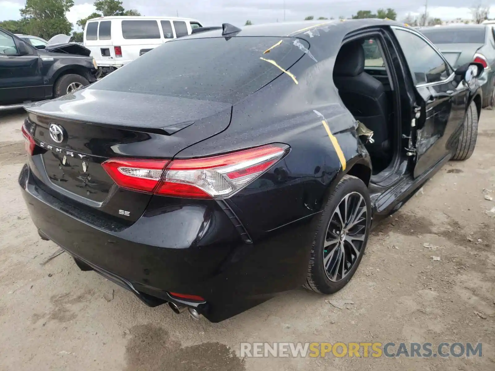 4 Photograph of a damaged car 4T1B11HK6KU793023 TOYOTA CAMRY 2019