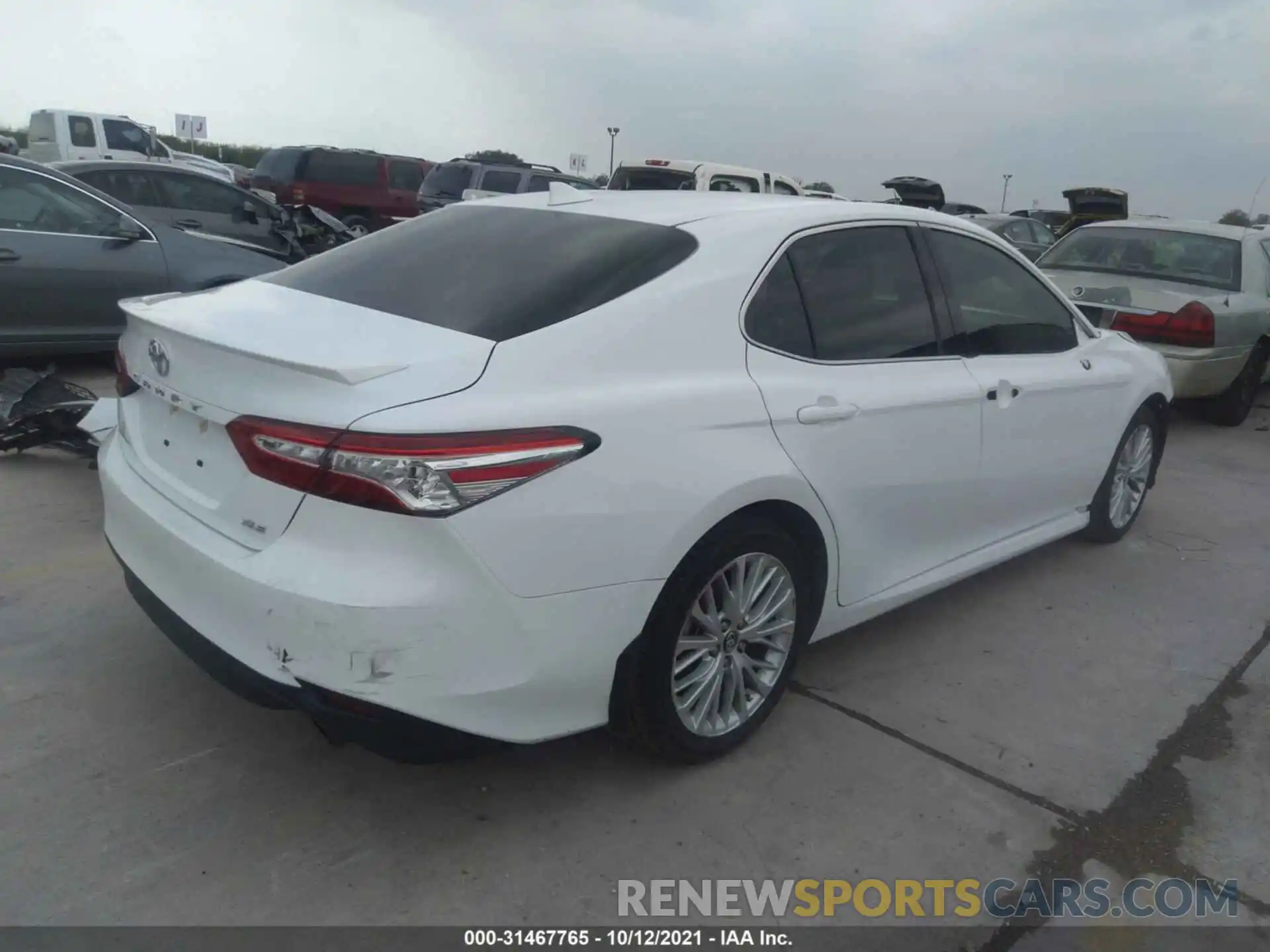 4 Фотография поврежденного автомобиля 4T1B11HK6KU796195 TOYOTA CAMRY 2019