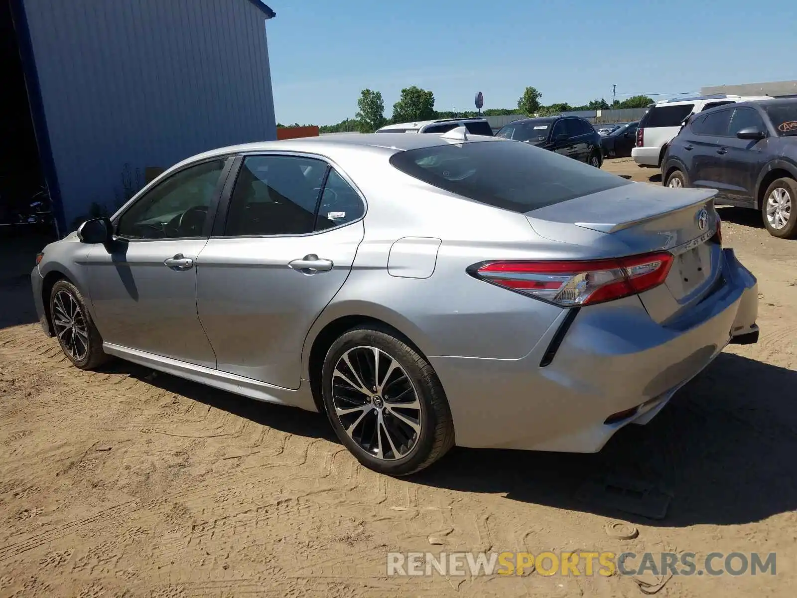 3 Photograph of a damaged car 4T1B11HK6KU804411 TOYOTA CAMRY 2019