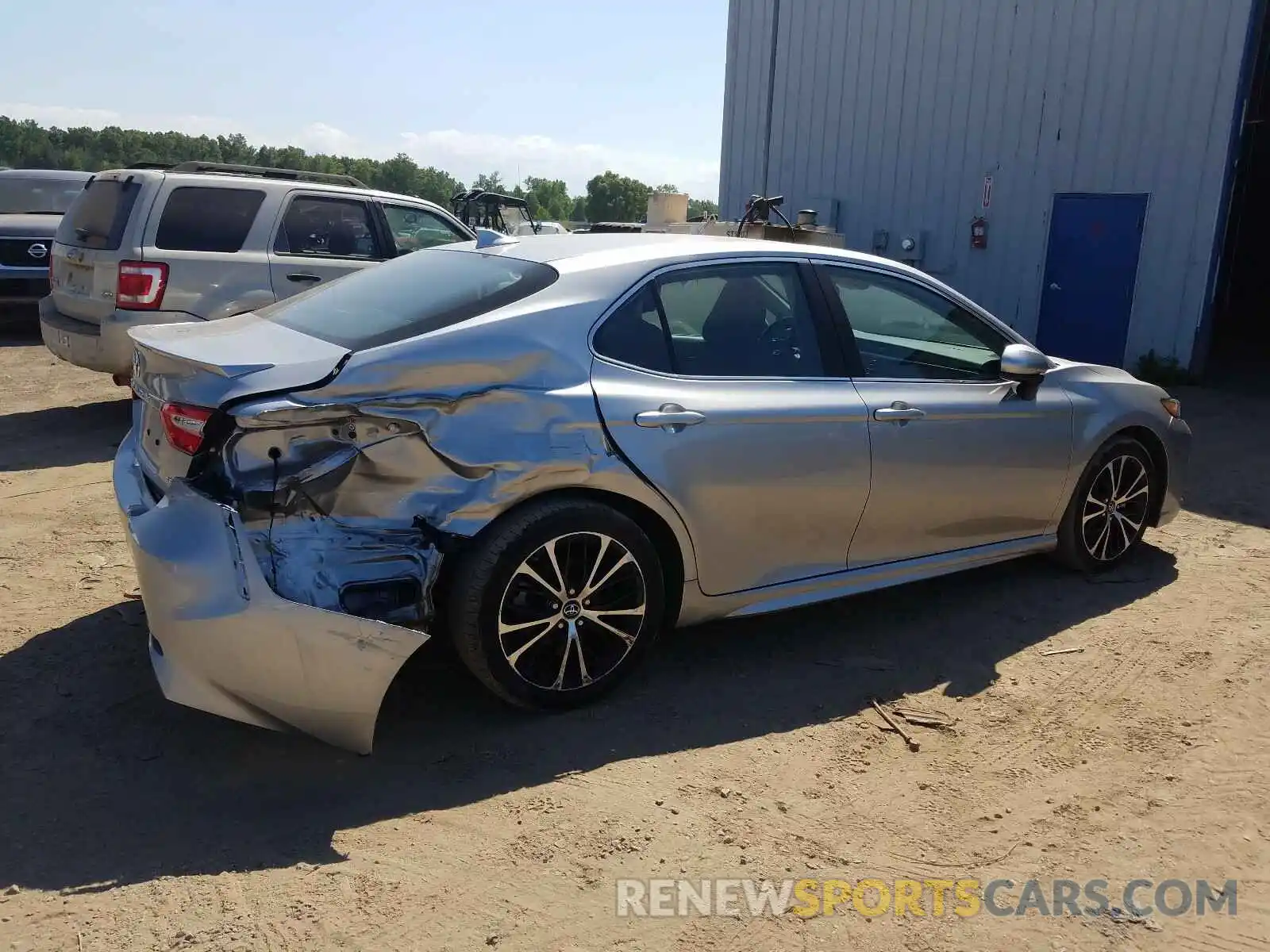 4 Photograph of a damaged car 4T1B11HK6KU804411 TOYOTA CAMRY 2019