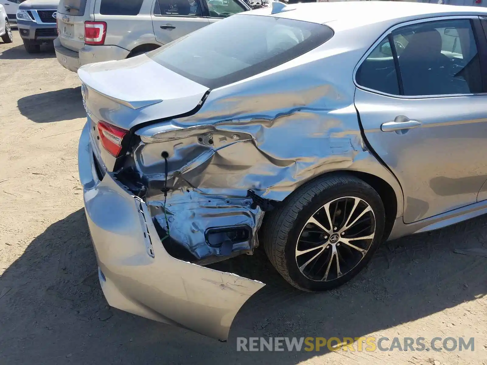 9 Photograph of a damaged car 4T1B11HK6KU804411 TOYOTA CAMRY 2019