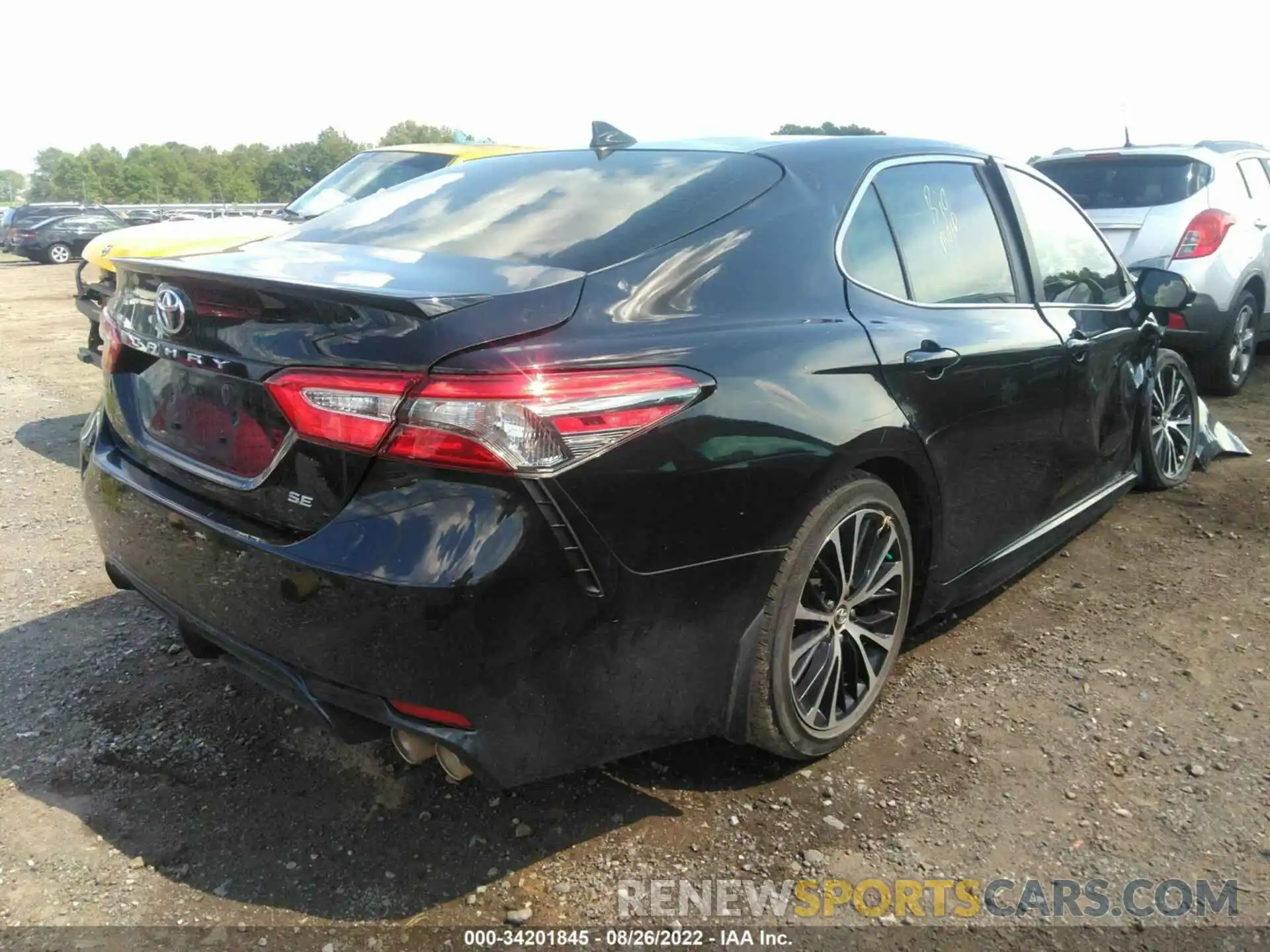 4 Photograph of a damaged car 4T1B11HK6KU805848 TOYOTA CAMRY 2019